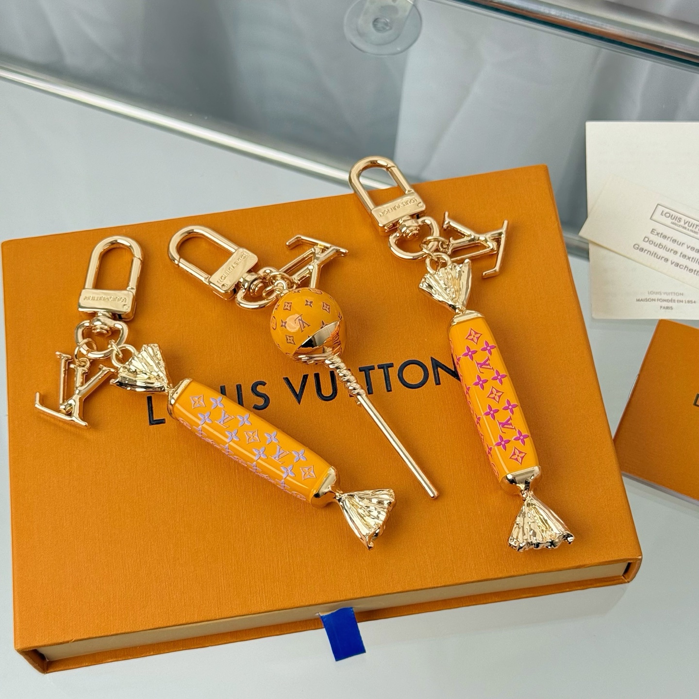 루이비통 키링 124550 Louis Vuitton Accessories 썸네일 이미지
