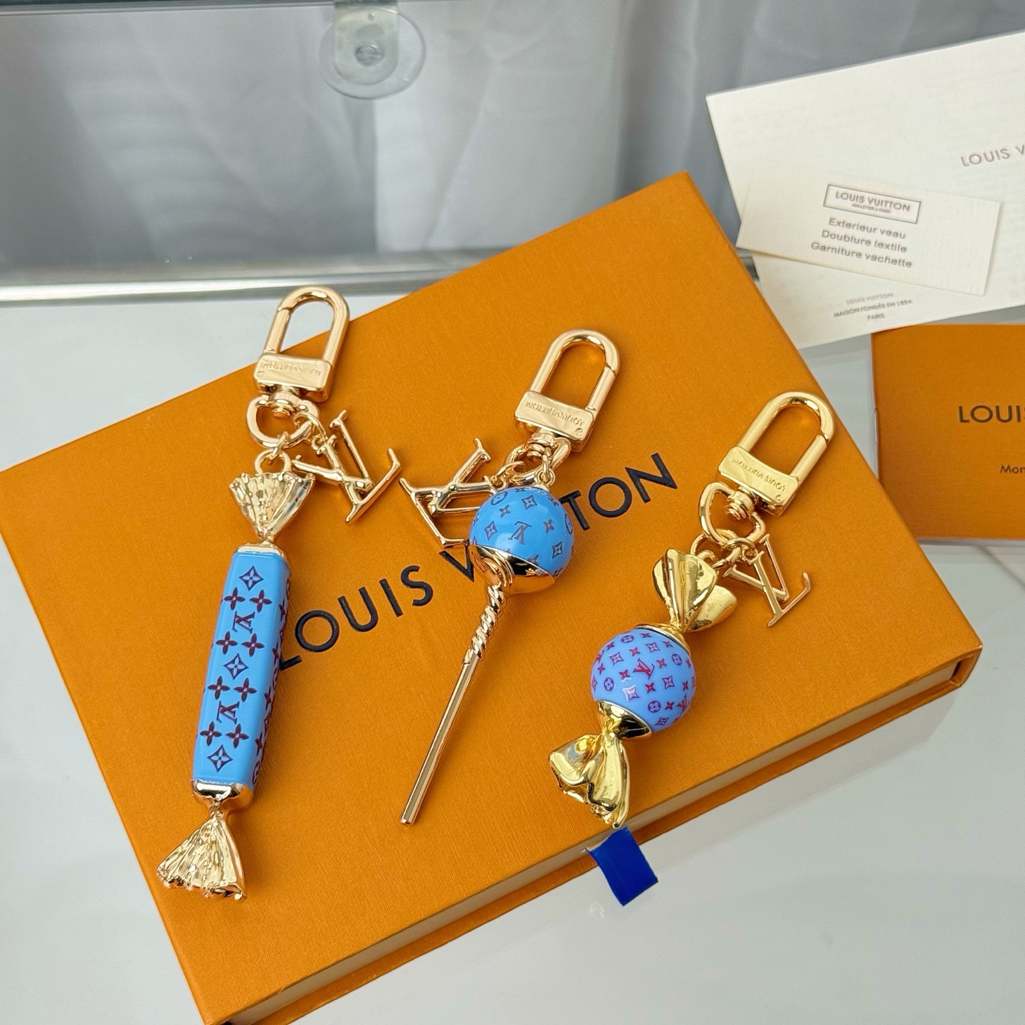 루이비통 키링 124550 Louis Vuitton Accessories 썸네일 이미지