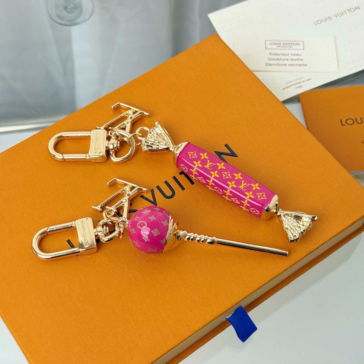 루이비통 키링 124550 Louis Vuitton Accessories 썸네일 이미지