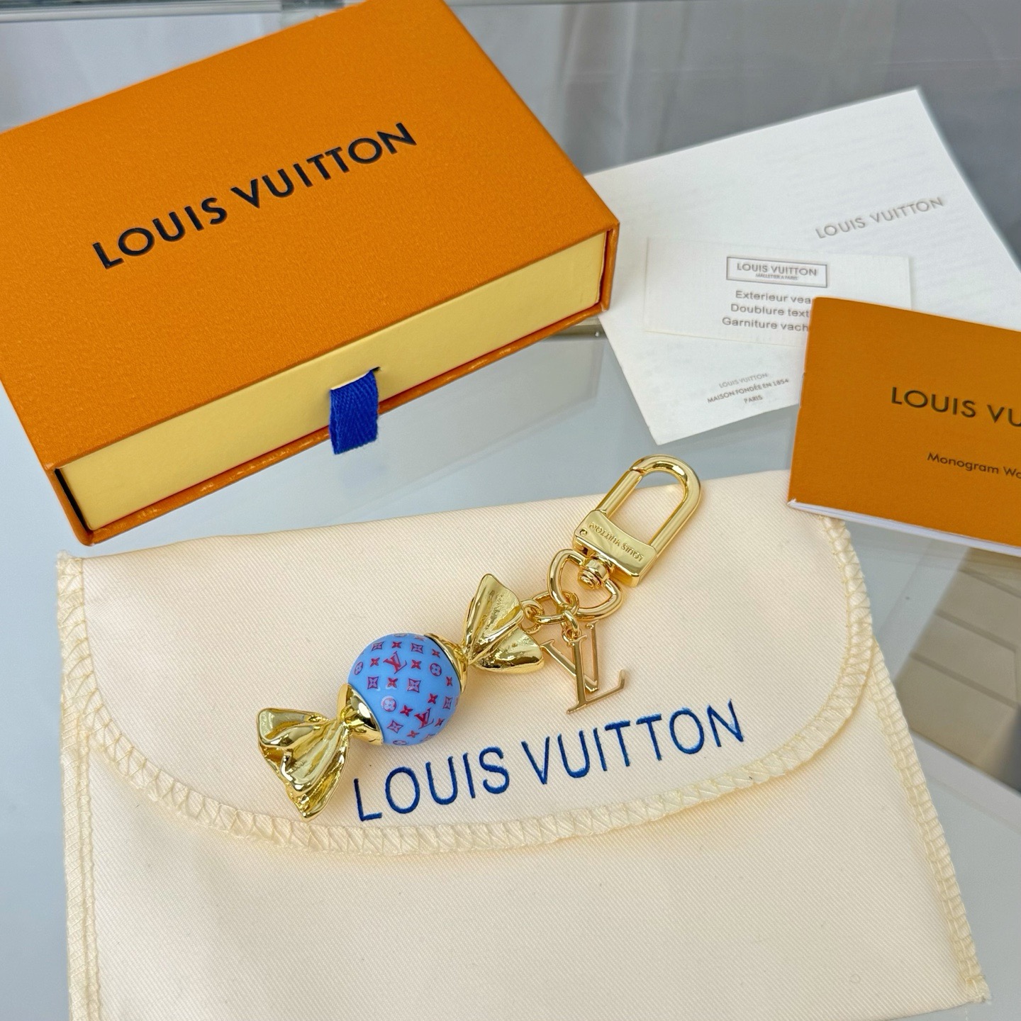 루이비통 키링 124550 Louis Vuitton Accessories 썸네일 이미지