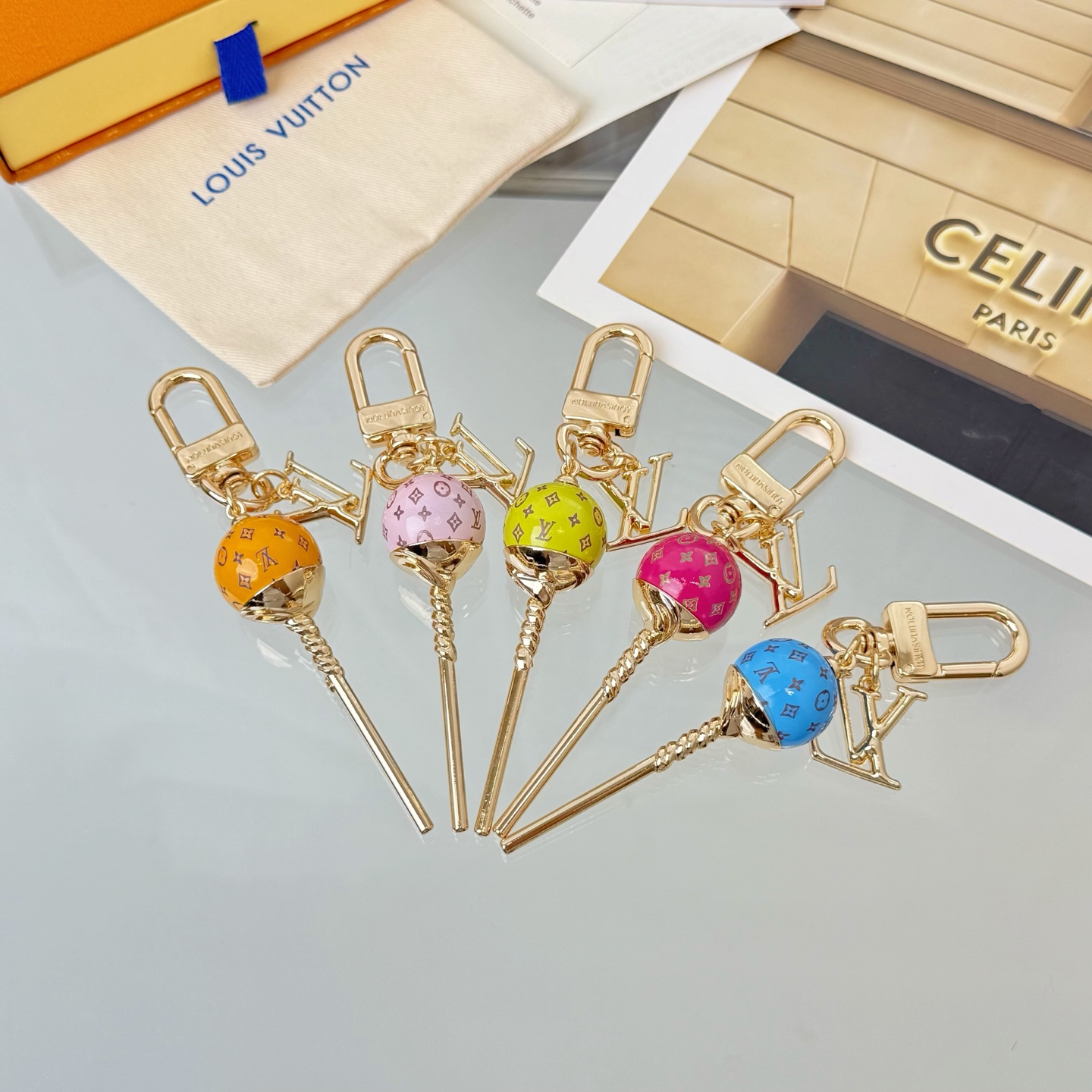루이비통 키링 124550 Louis Vuitton Accessories 썸네일 이미지