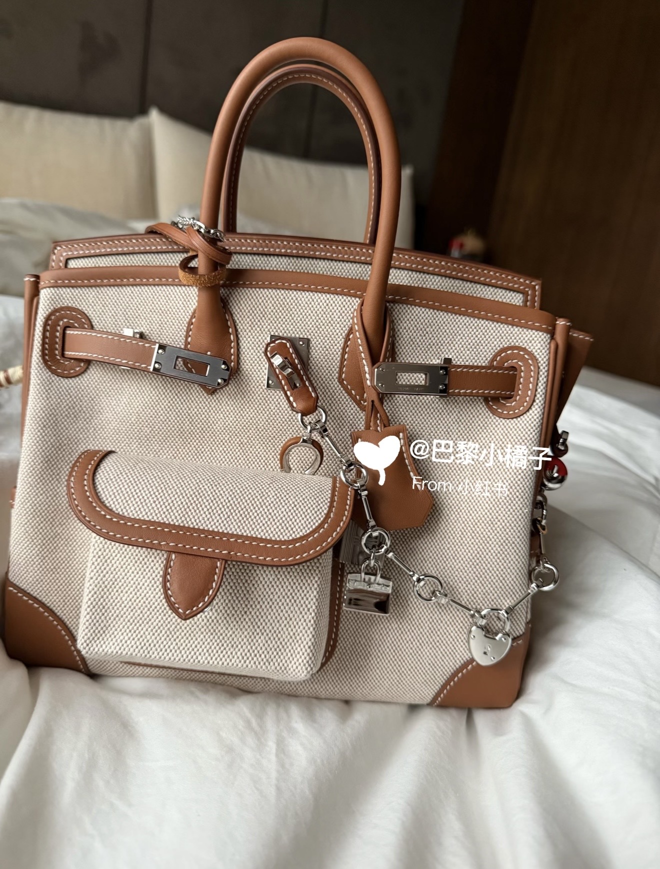 NO:881365,Wearing picture reference: Hermes HERMES Bijou de sac apple bag chain, hermes, hermes, Cartier high-end jewelry19860909佩戴图参考 爱马仕HERMES Bijou de sac 苹果包挂包链,,hermes,hermes,卡迪亚高端饰品,Jewelry