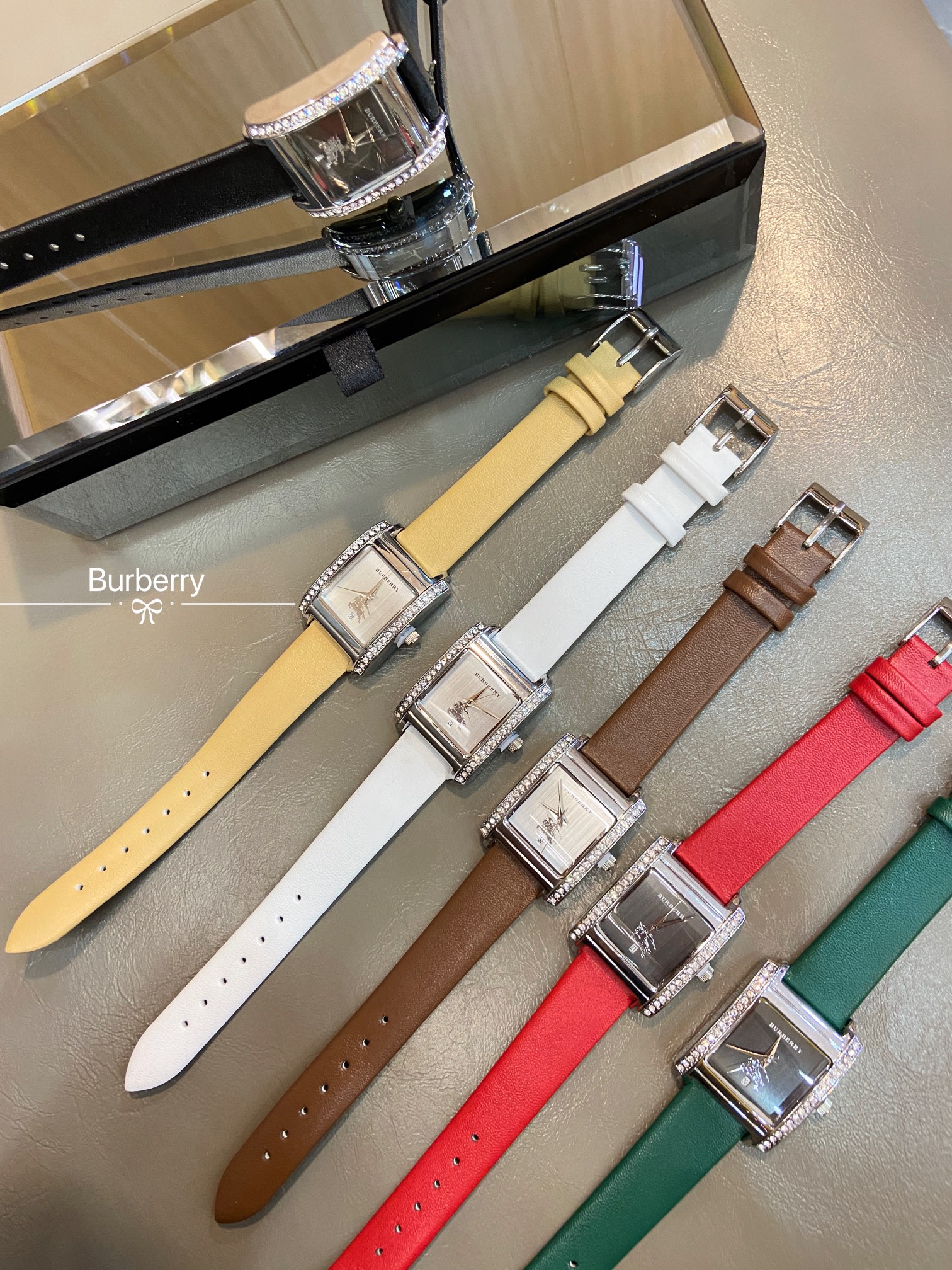 “Pablo Burberry Watch: Exclusive Sale for Fashionable Women, Size 25mm” - 图片 9