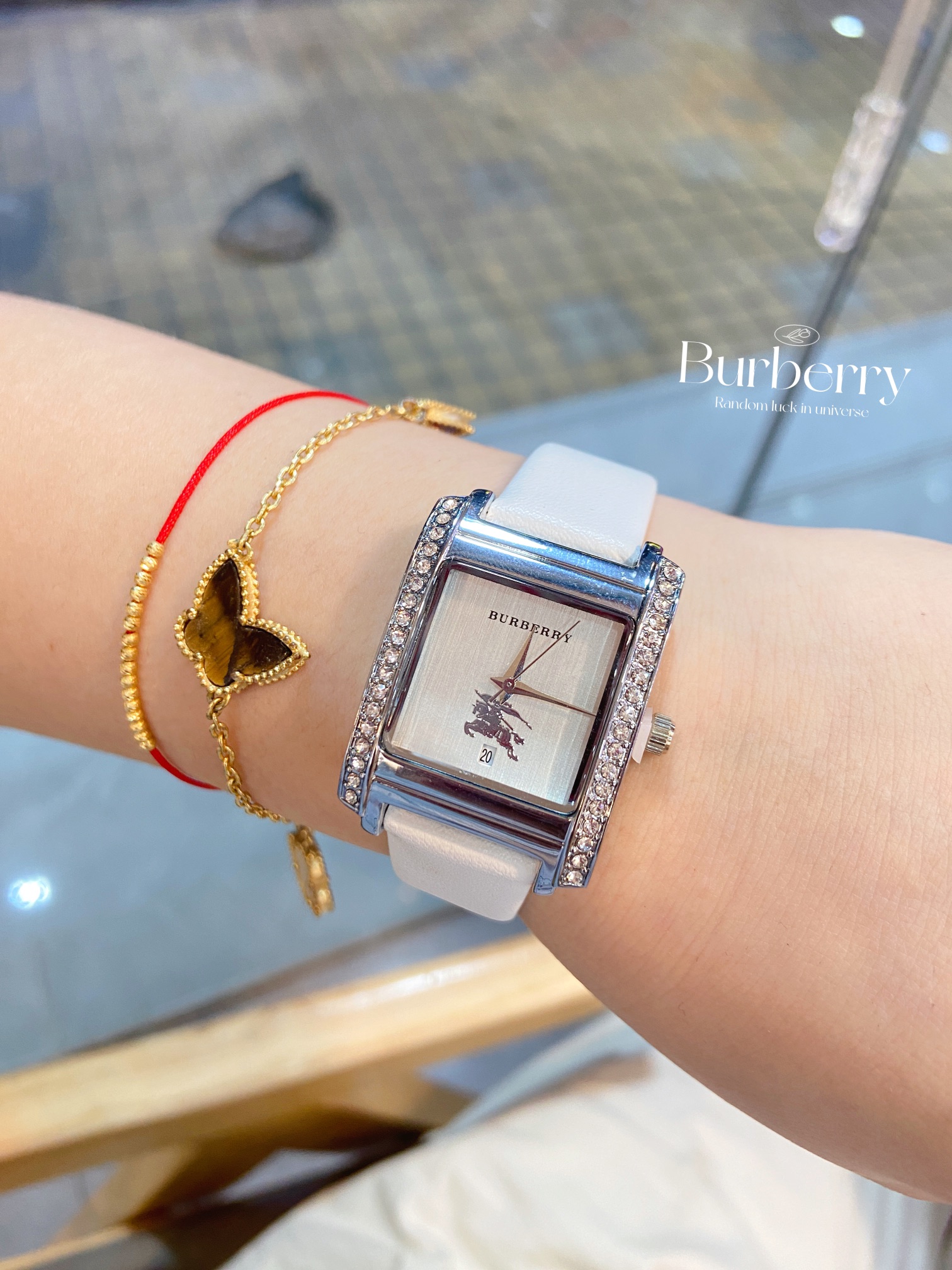 “Pablo Burberry Watch: Exclusive Sale for Fashionable Women, Size 25mm” - 图片 8