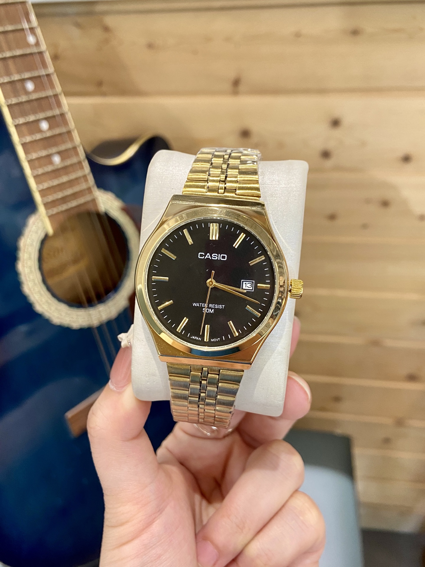 💰50
品牌：卡西欧，机芯：石英机芯 ，镜面：顶级金钢