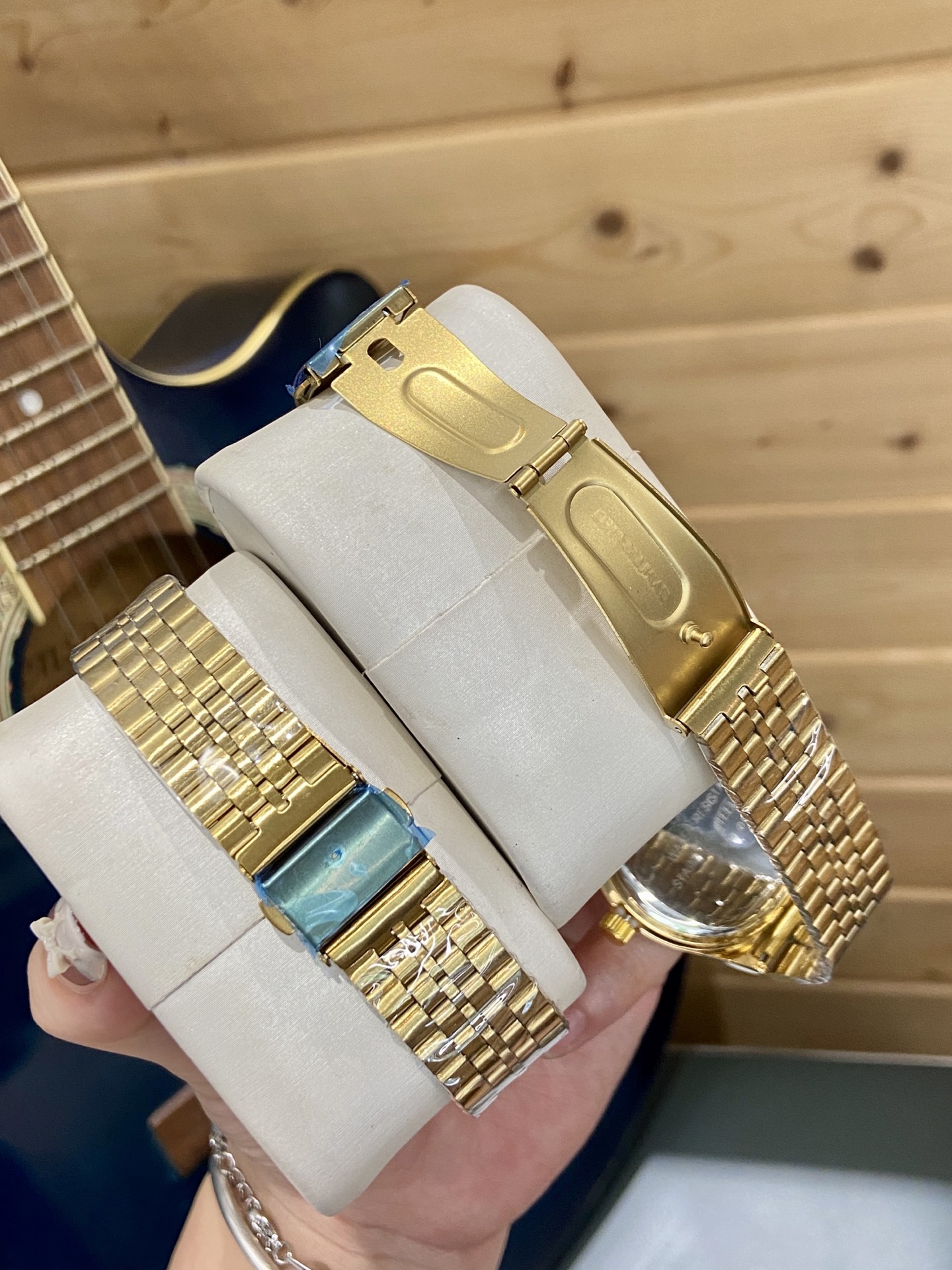 💰50
品牌：卡西欧，机芯：石英机芯 ，镜面：顶级金钢