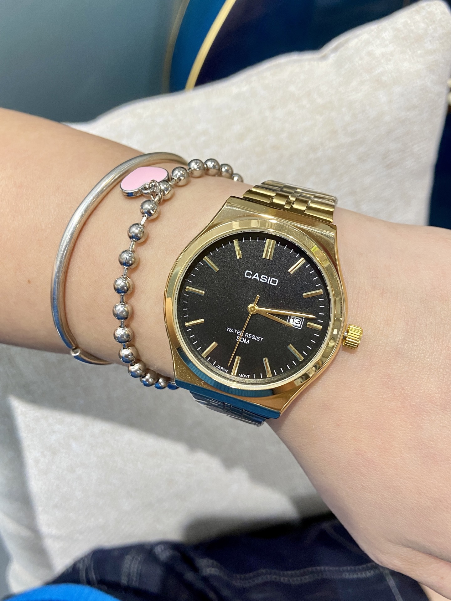 💰50
品牌：卡西欧，机芯：石英机芯 ，镜面：顶级金钢