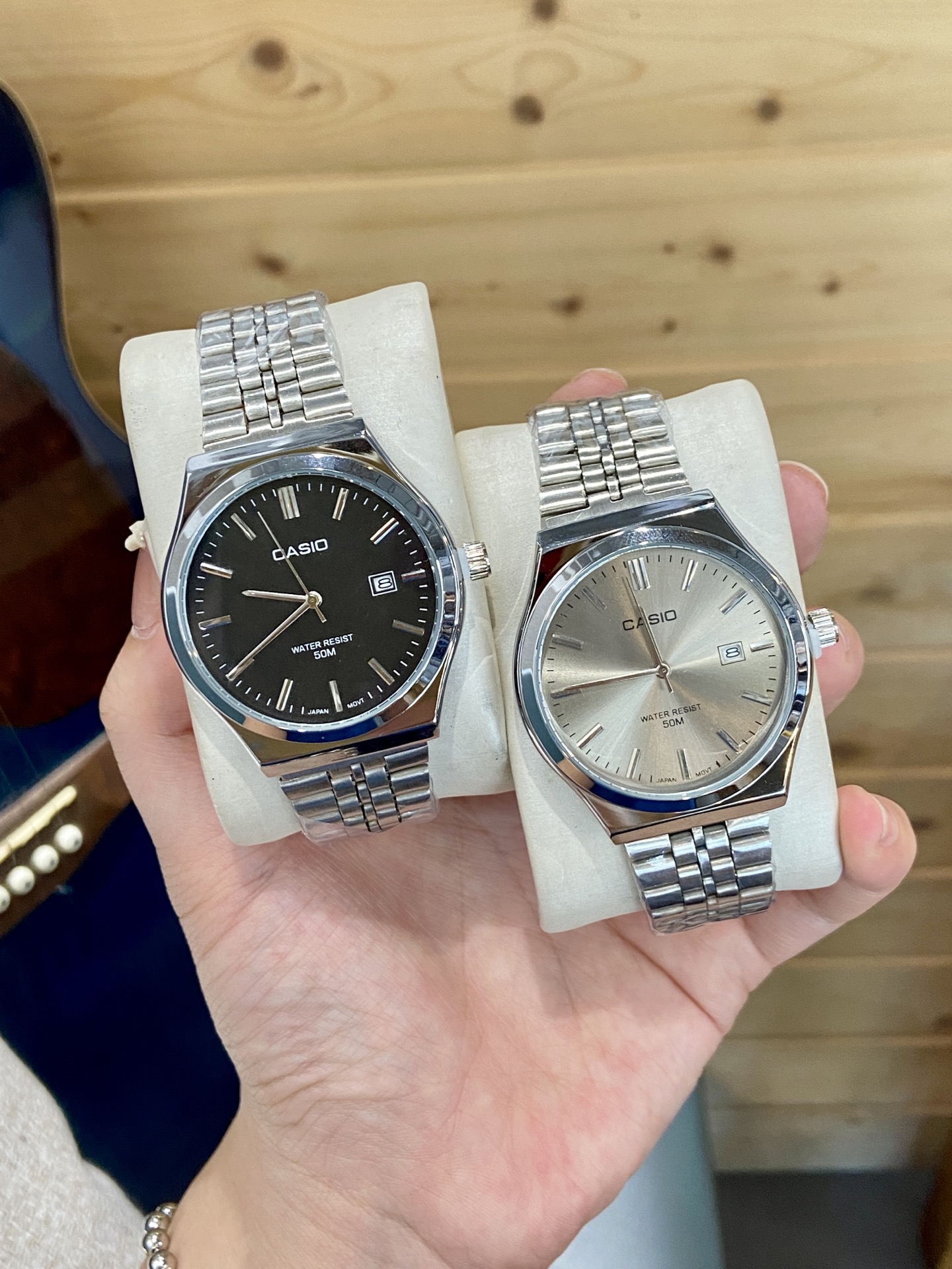 💰50
品牌：卡西欧，机芯：石英机芯 ，镜面：顶级金钢