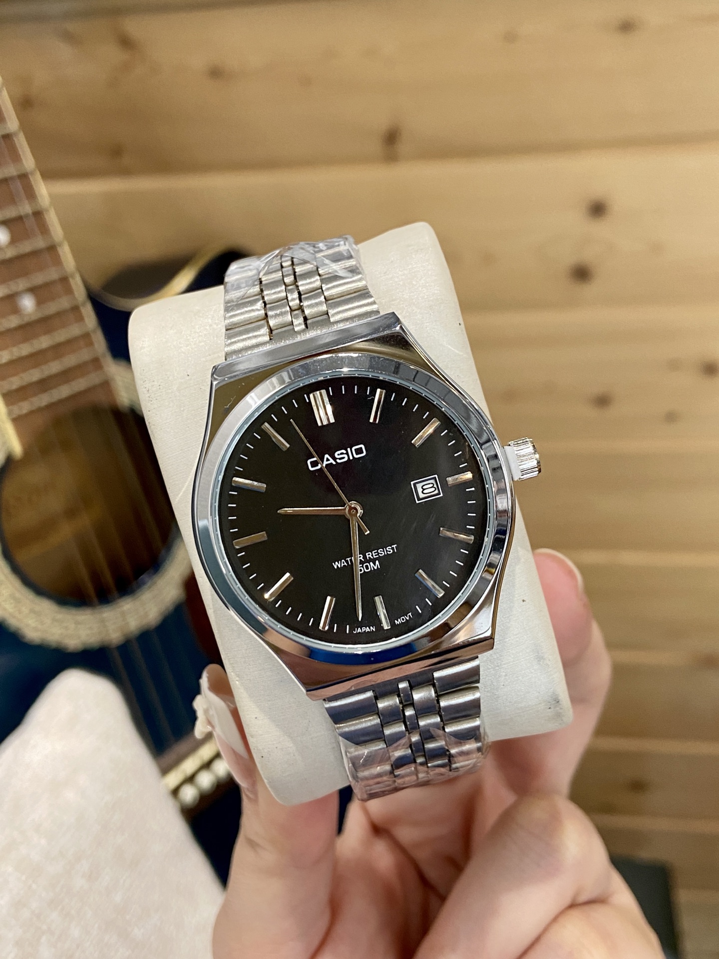 💰50
品牌：卡西欧，机芯：石英机芯 ，镜面：顶级金钢