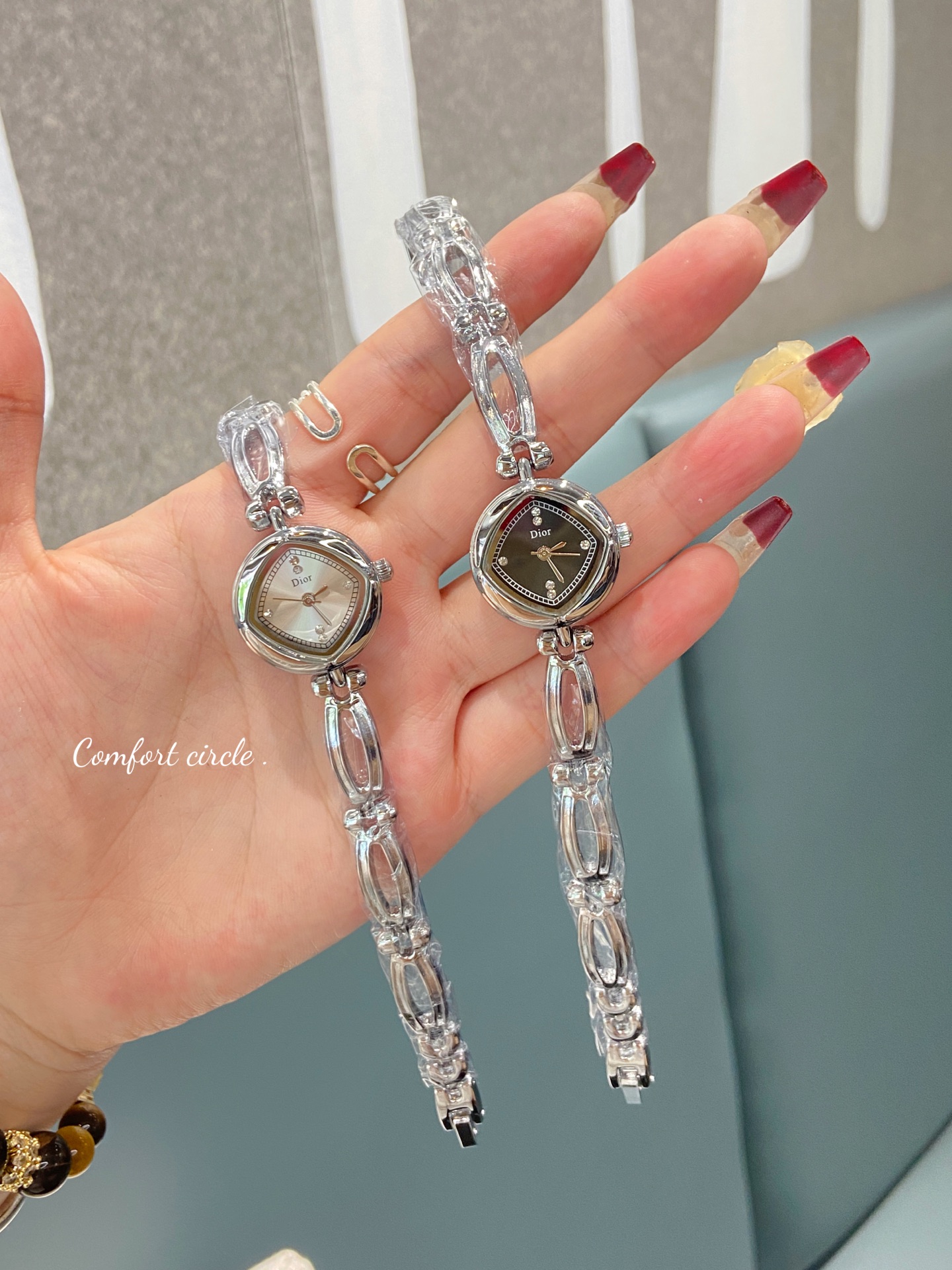 💰50
迪奥 时尚最新款✨🎀简约时尚时装表💍精美名