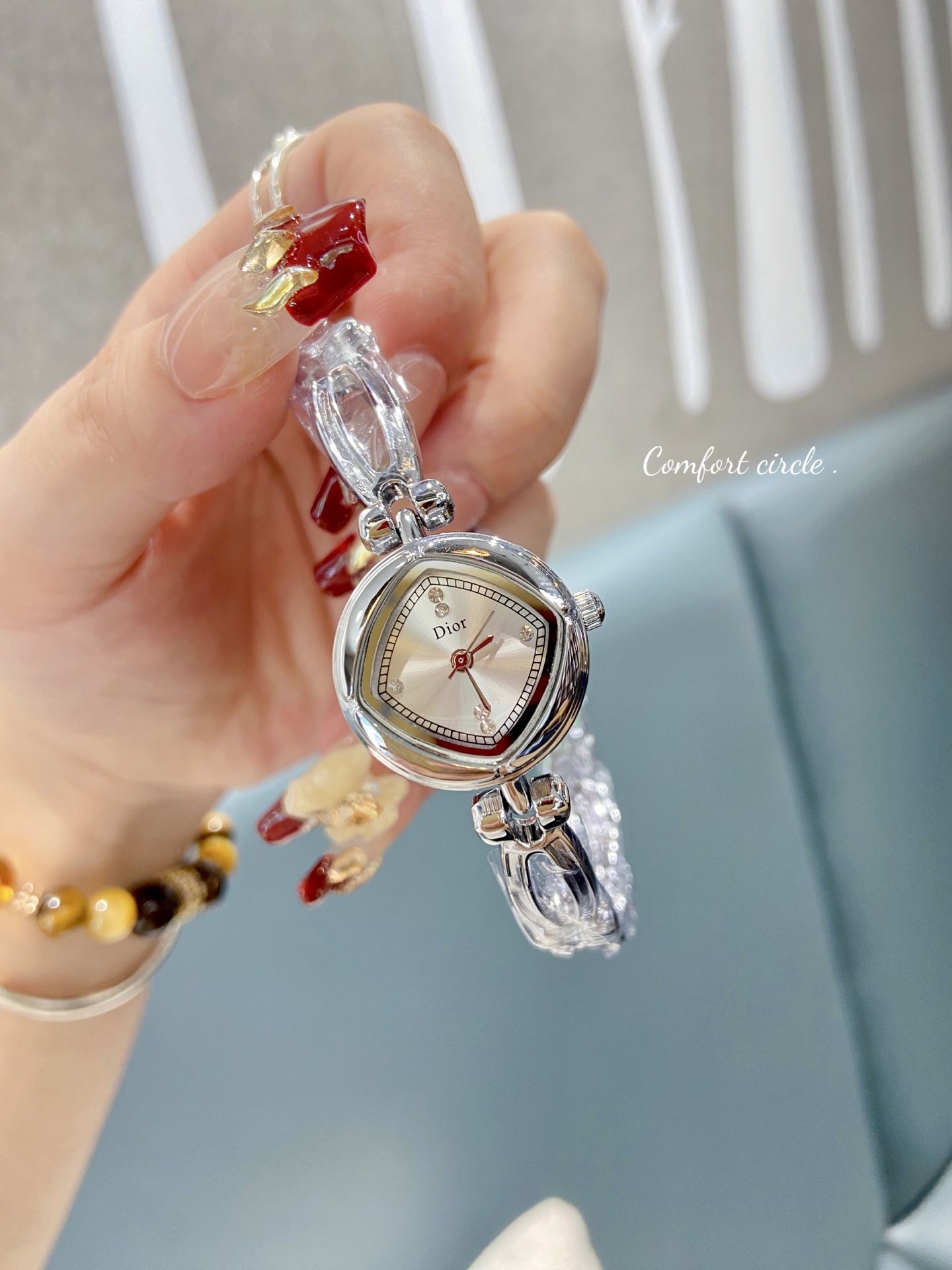 💰50
迪奥 时尚最新款✨🎀简约时尚时装表💍精美名