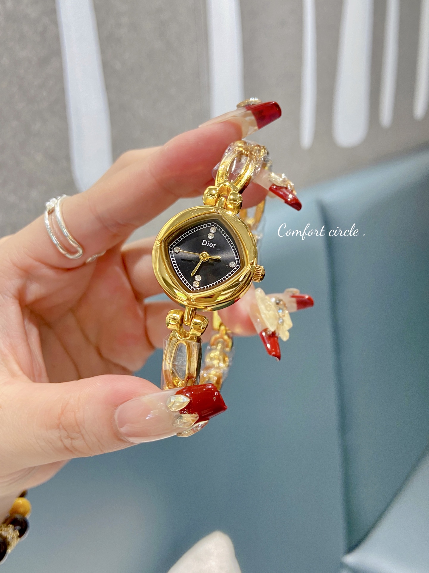 💰50
迪奥 时尚最新款✨🎀简约时尚时装表💍精美名