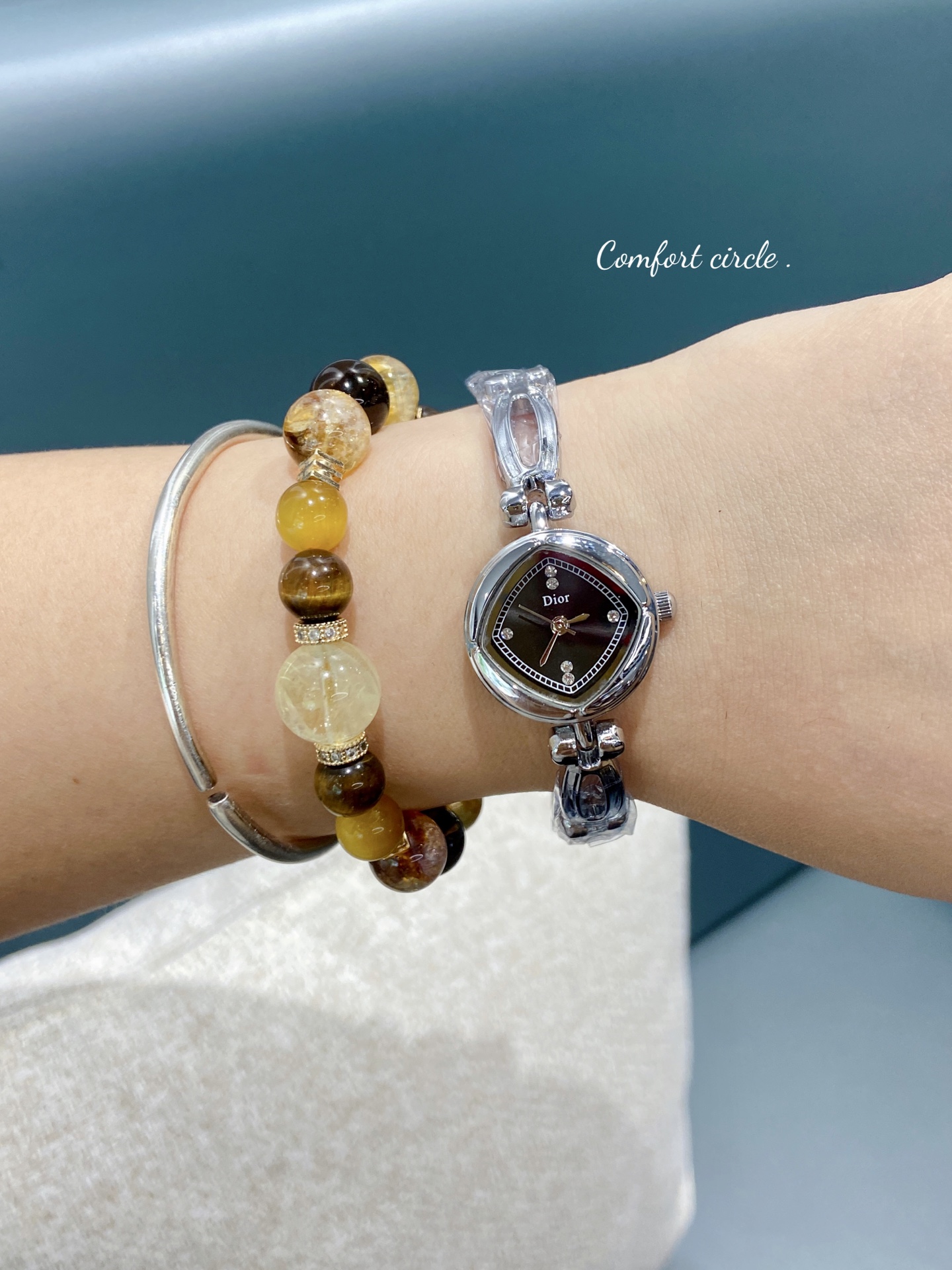 💰50
迪奥 时尚最新款✨🎀简约时尚时装表💍精美名