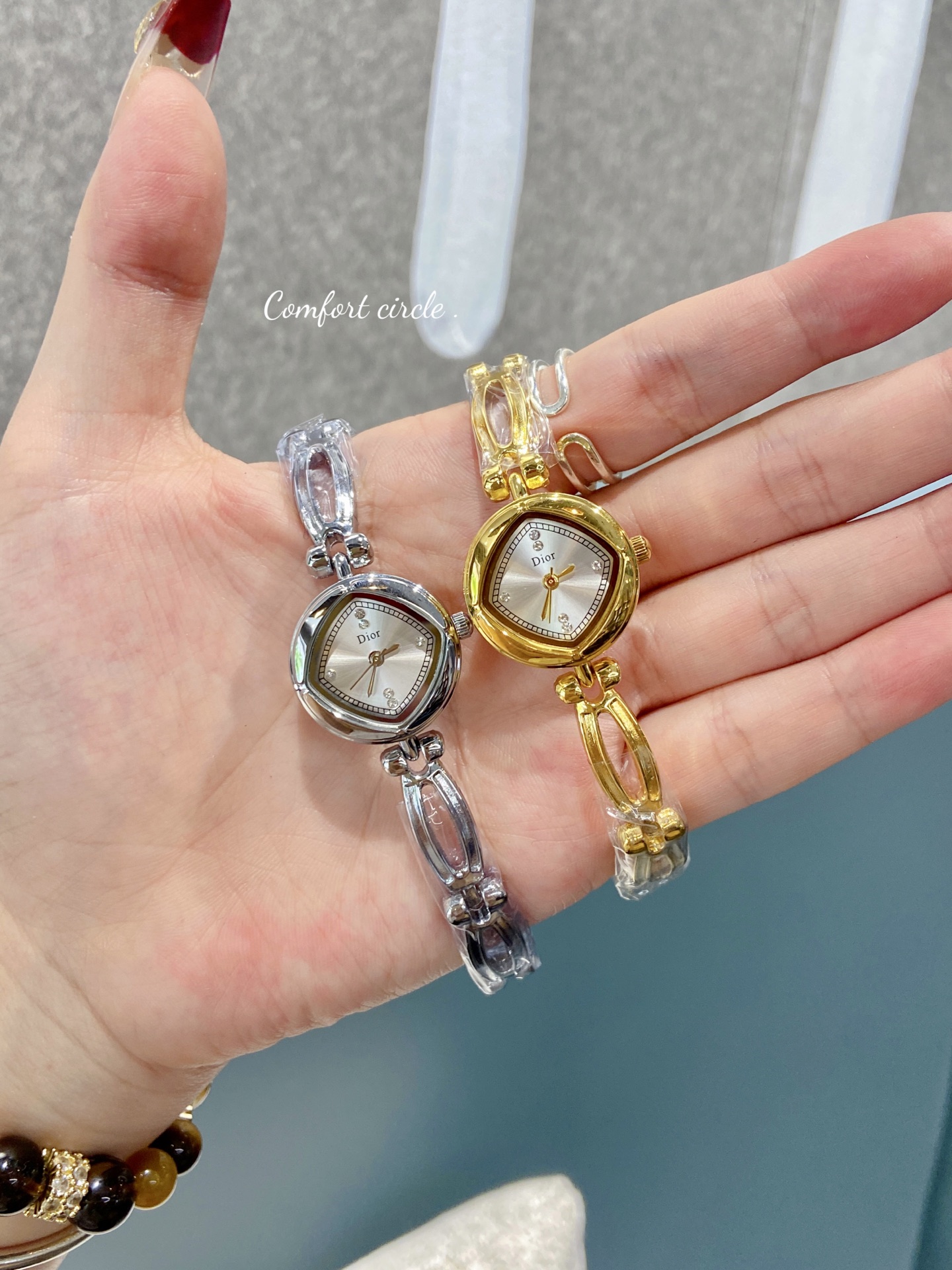 💰50
迪奥 时尚最新款✨🎀简约时尚时装表💍精美名