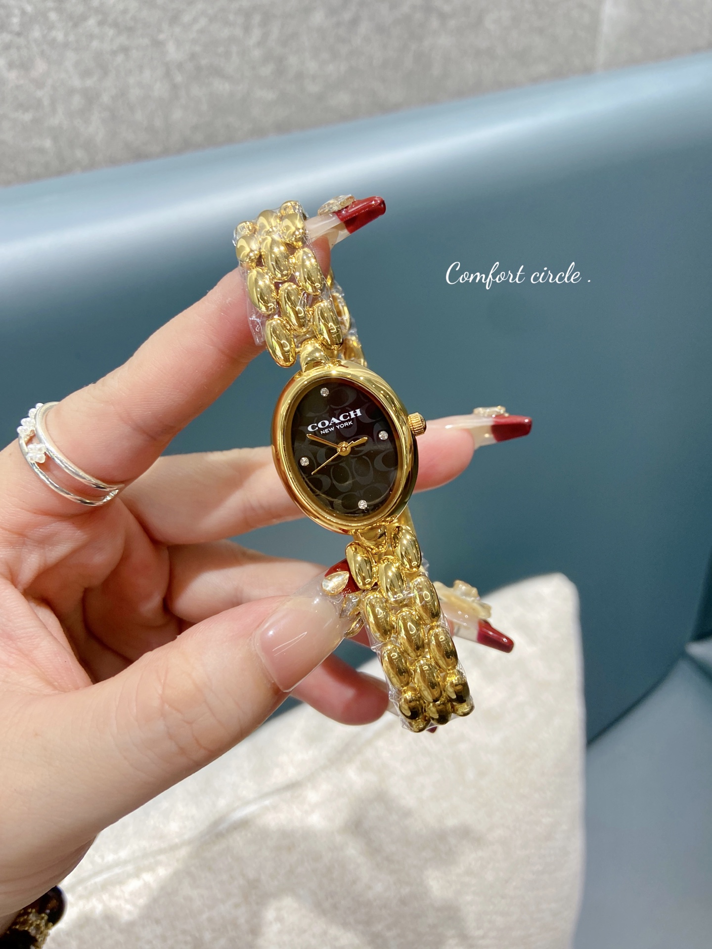 💰50
COACH蔻驰中古女表
实物特别上档次～！！我