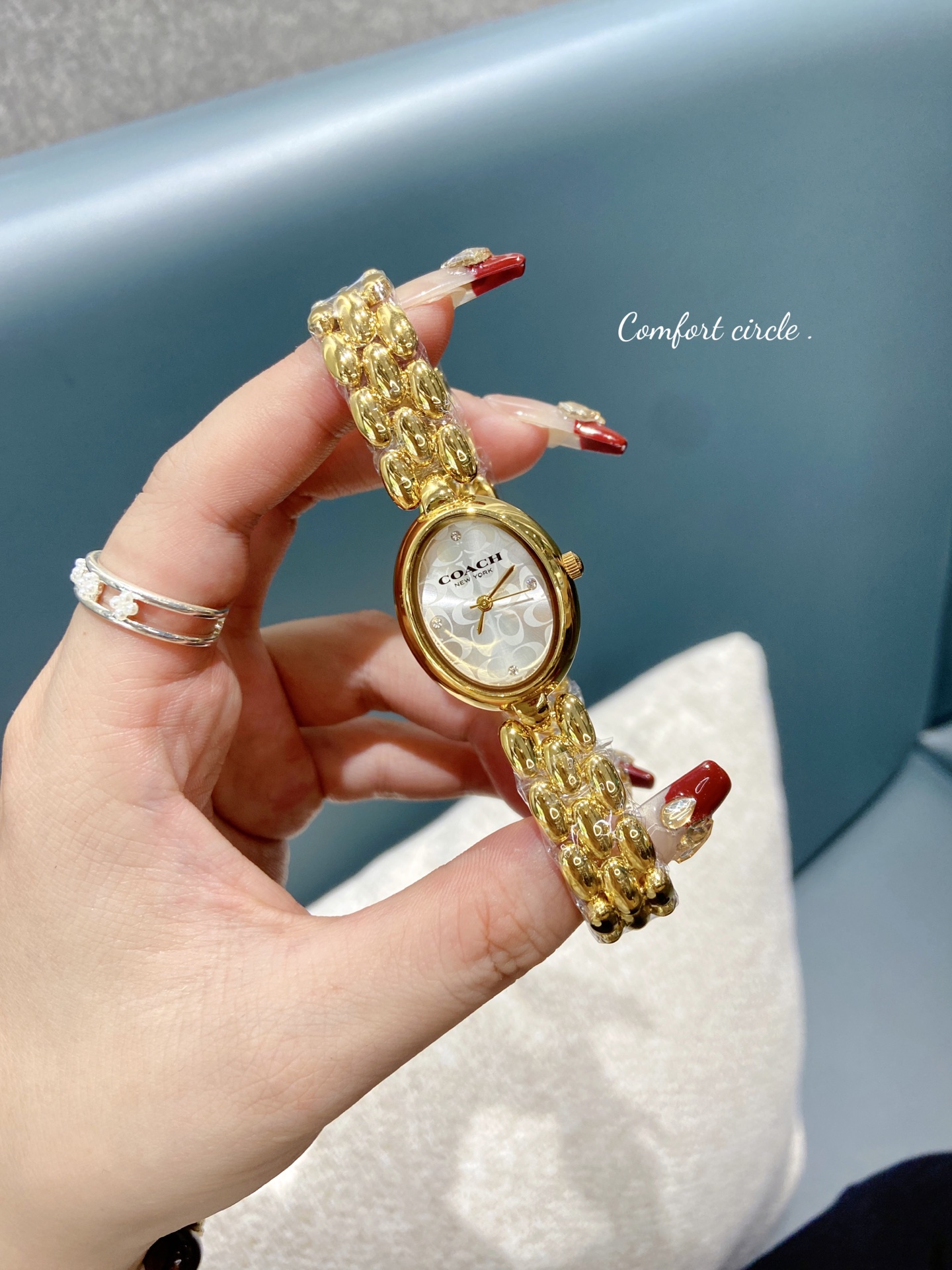 💰50
COACH蔻驰中古女表
实物特别上档次～！！我