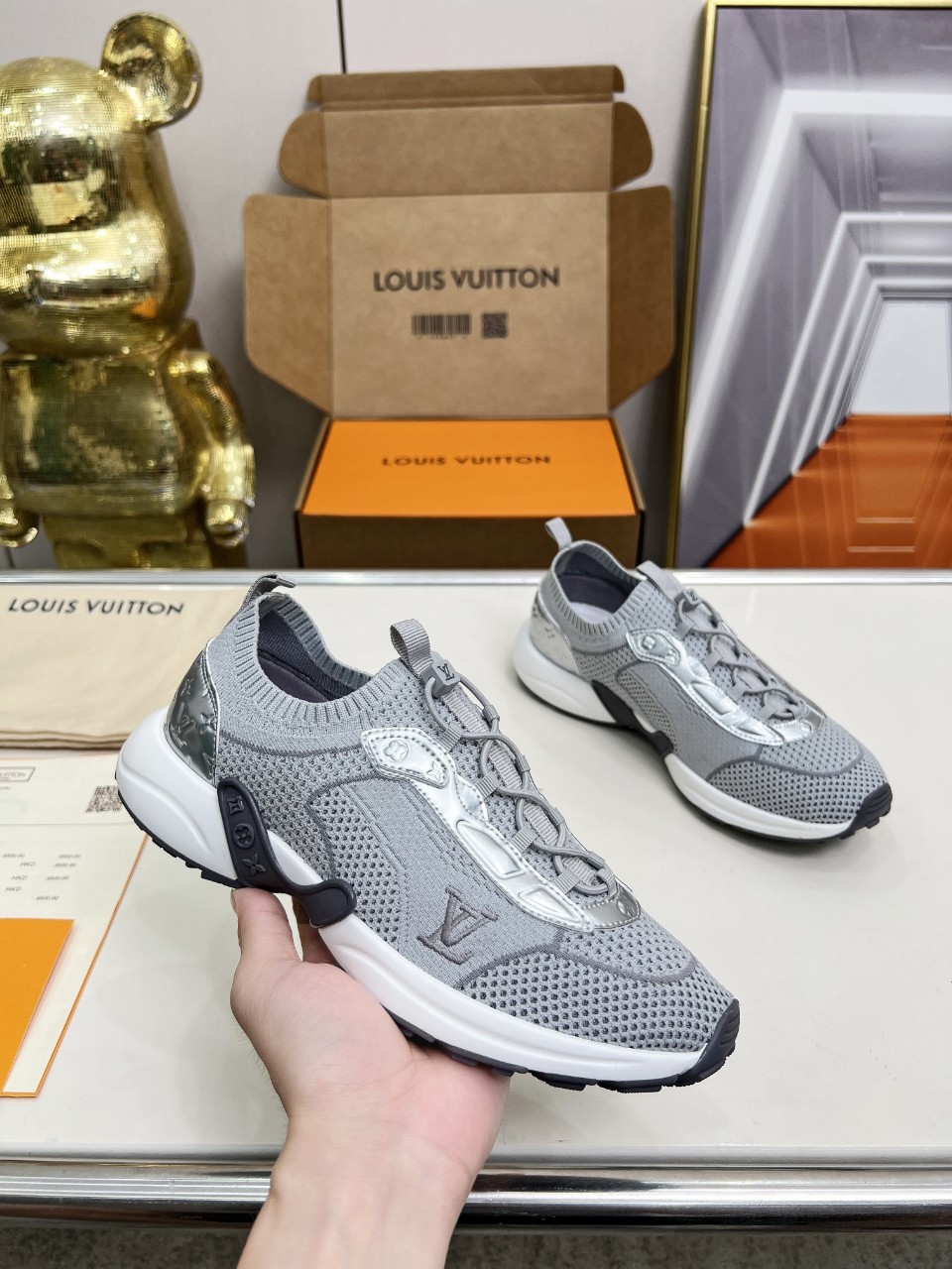 NO:346785,Real price will not be given any profit!  Men's and women's LV Olympia sneakers are made of knitted technology fabrics. Monogram canvas trim, elastic laces and pull tabs to make it easy to put on and off, embellishing Monogram floral lightness, outsoles to make it comfortable and wearable. Knitted technology fabrics shoelaces, Louis Vuitton elements 35-45 (34*45*46* size custom made without return or exchange),,louis vuitton,louis vuitton,sneakers19860909实价不让利！男女款 LV Olympia 运动鞋为针织科技面料鞋身融入 Monogram 帆布饰边,弹力鞋带与拉袢实现轻松穿脱,点缀 Monogram 花卉的轻盈 外底成就舒弹穿着体验. 针织科技面料 鞋带,路易威登元素 35-45（34*45*46*码订做不退不换）,,louis vuitton,louis vuitton,sneakers,Men's shoes