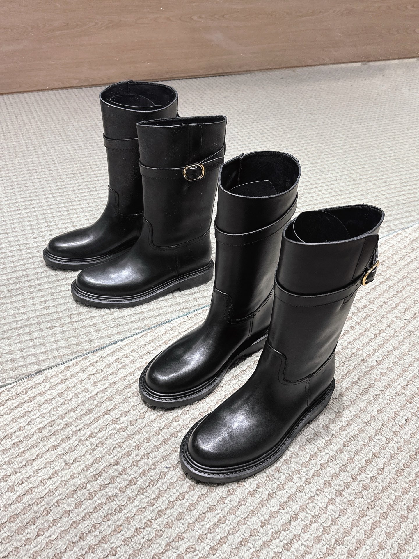 NO:559262,[CELINE · Celine] Celine's latest presentation of UNIVERSITE short boots and mid-length boots 12 inches and 16 inches, new old money style one-legged knight boots Martin boots series, original customized grain plain leather calfskin, original customized private model imported material combination 3cm outsole. Women's size 35-41, boots, celine, celine, versace, boots, cowhide19860909【CELINE·思琳】赛琳最新呈现 UNIVERSITE短靴中长靴12寸、16寸全新老钱风一脚蹬骑士靴马丁靴系列,原版定制粒面平纹真皮小牛皮,原版定制私模进口材质组合3cm大底.女码35-41,靴子,celine,celine,versace,boots,cowhide,Women's Shoes