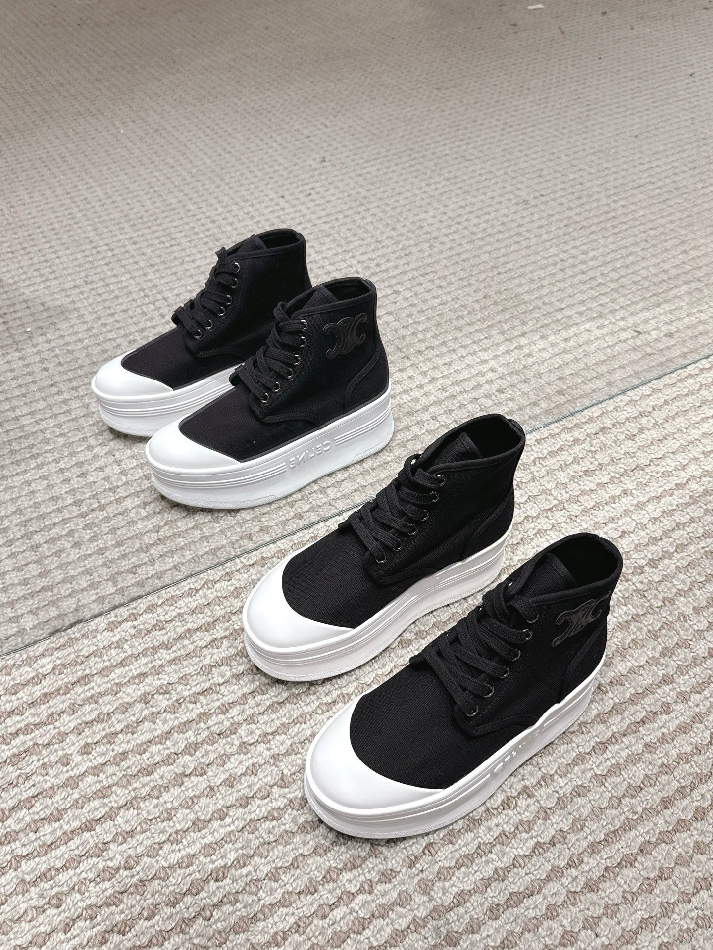 NO:559255,[CELINE · Celine] Celine BLOCK wedge outsole 5CM, CT-02 upgraded canvas series, original one-to-one customized fabric, high-frequency embossed LOGO, gravure logo stripes, internal expanded foam technology to reduce weight, rubber outsole, thick sole, inner heightening sneakers, 35-41, boots, celine, celine, boots, sneakers19860909【CELINE·思琳】 赛琳BLOCK坡跟外底5CM,CT-02升级版帆布系列,原版一比一定制面料,高周波压印LOGO,凹印标志条纹,内部膨胀泡沫工艺减重橡胶大底厚底内增高运动鞋,35-41,靴子,celine,celine,boots,sneakers,Women's Shoes