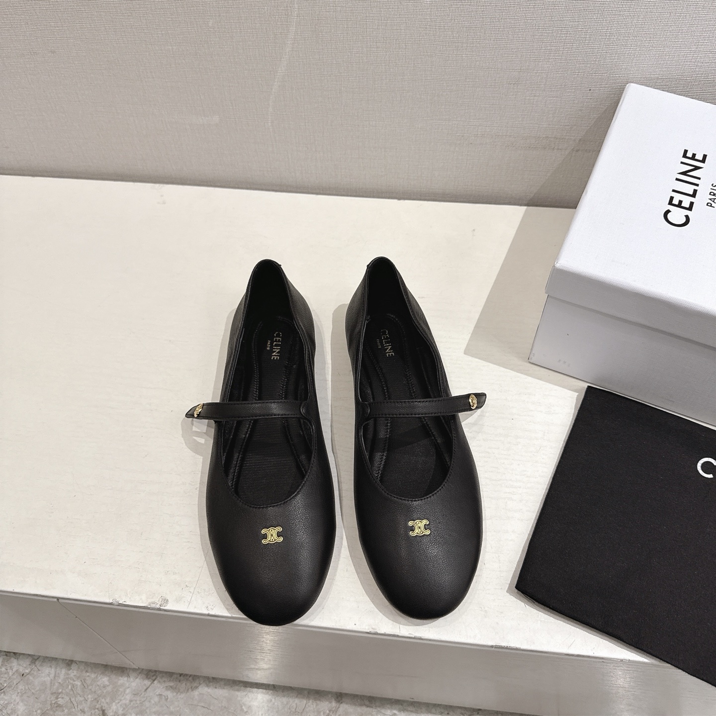 NO:869089,[CELINE · Celine] Celine mules spring and summer Mary Jane loafers, purchased and developed at the counter, the Arc de Triomphe design is highly brand-recognizable, soft cowhide upper, goatskin lining, very comfortable on the foot, combined outsole and stitched leather outsole, size 35-41, Mary Jane, celine, celine, loafers, mary jane, cowhide, sheepskin, Leather soles19860909【CELINE·思琳】赛琳穆勒鞋春夏玛丽珍乐福鞋,专柜正品购入开发,凯旋门设计极具品牌辨识度,鞋面软面牛皮,内里垫脚山羊皮,上脚非常舒适,组合大底缝线真皮大底,码数35-41,玛丽珍,celine,celine,loafers,mary jane,cowhide,sheepskin,Leather soles,Women's Shoes