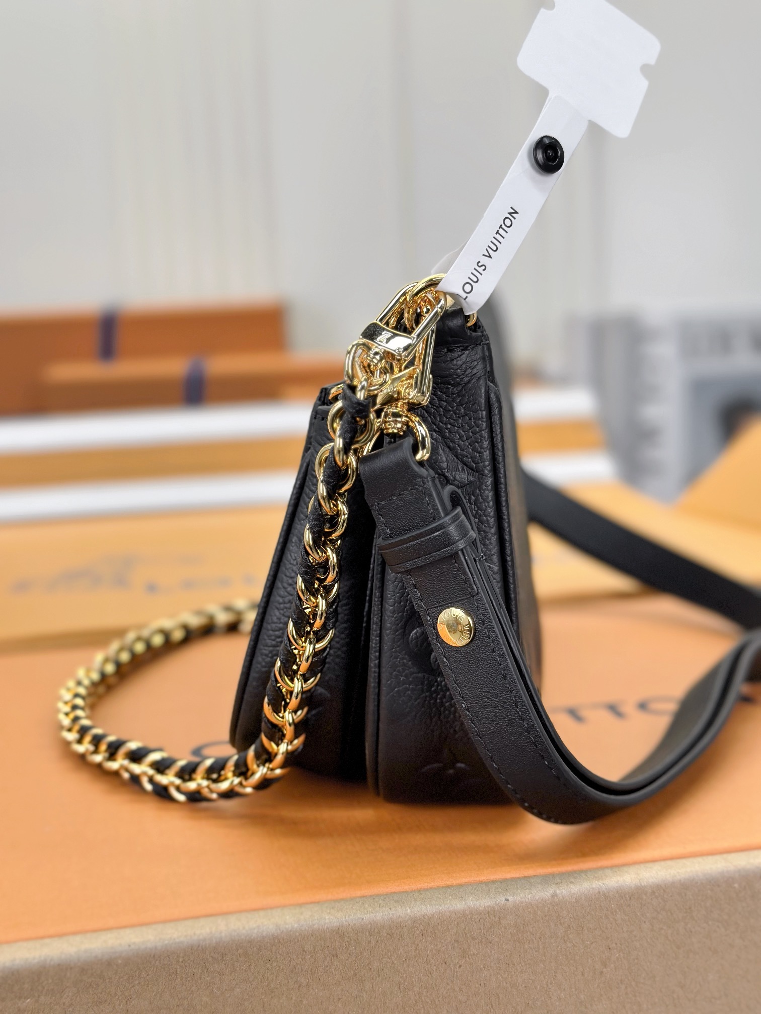 顶级原单M80399黑色本款MultiPochetteAccessoires斜挎包采用MonogramE