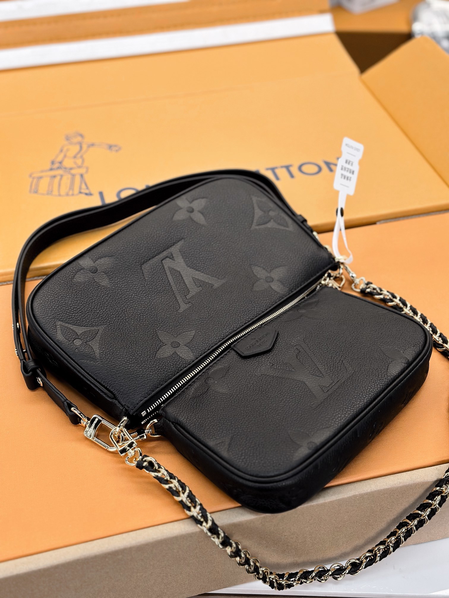 顶级原单M80399黑色本款MultiPochetteAccessoires斜挎包采用MonogramE