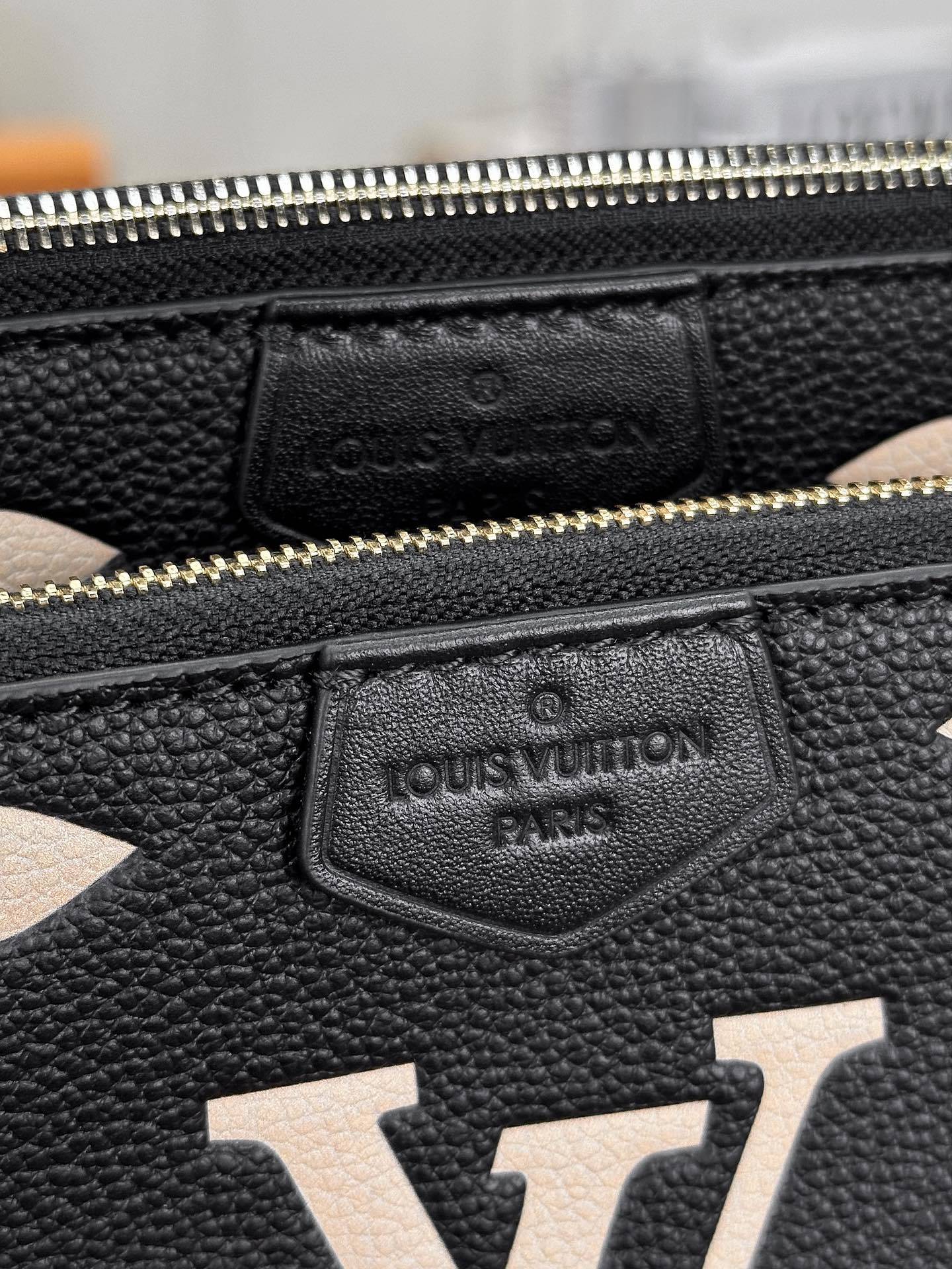 顶级原单M45777黑色本款MultiPochetteAccessoires斜挎包令Monogram图案