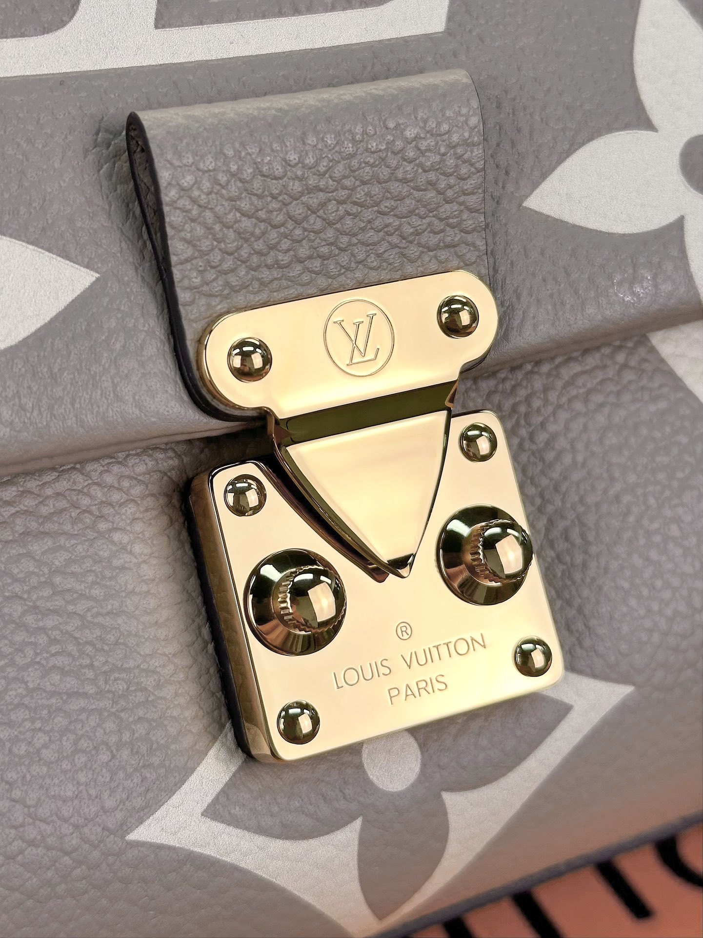 顶级原单M45976杏色丝印大号Madeleine中号手袋取材MonogramEmpreinte压纹皮革