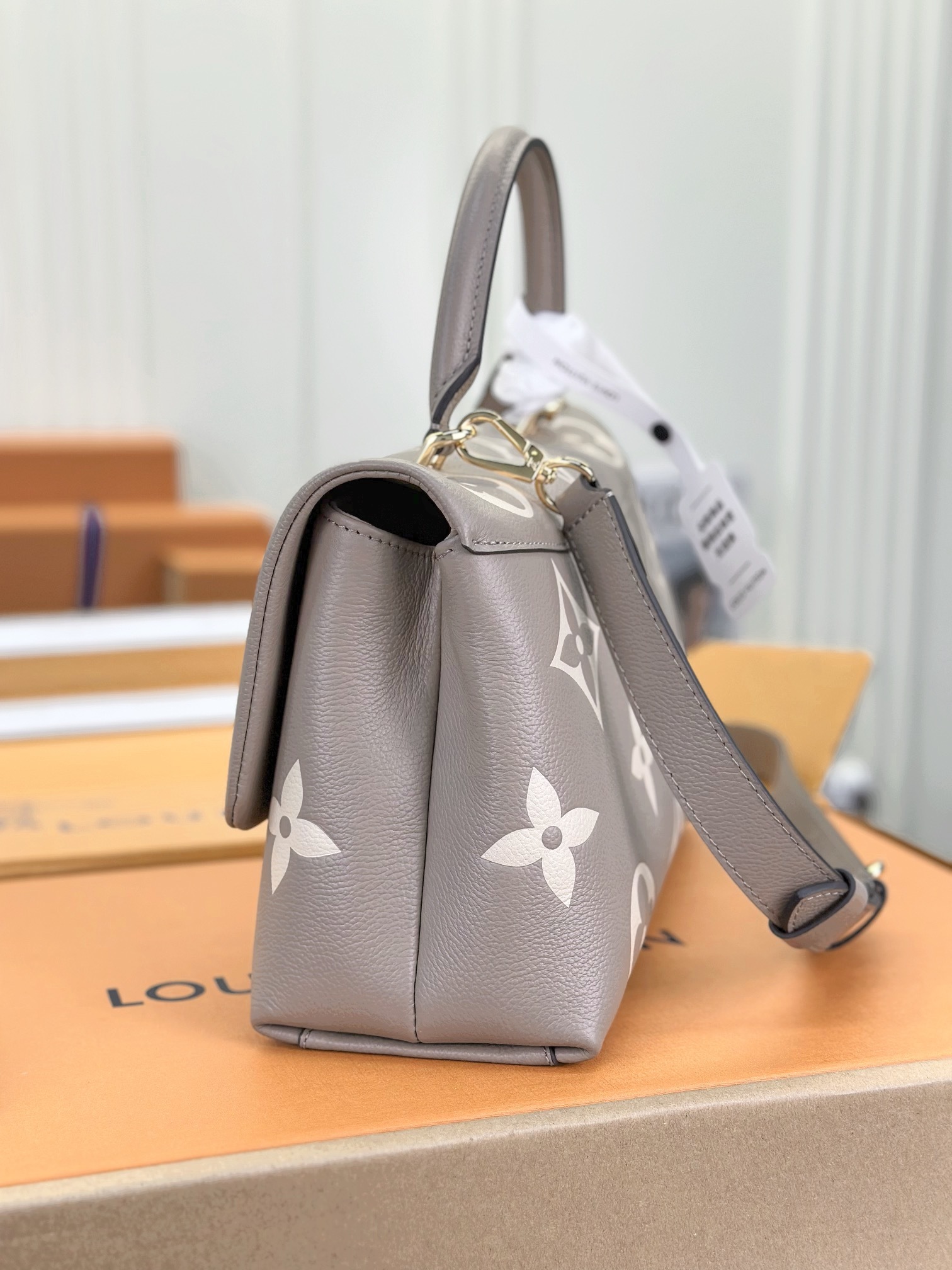 顶级原单M45976杏色丝印大号Madeleine中号手袋取材MonogramEmpreinte压纹皮革