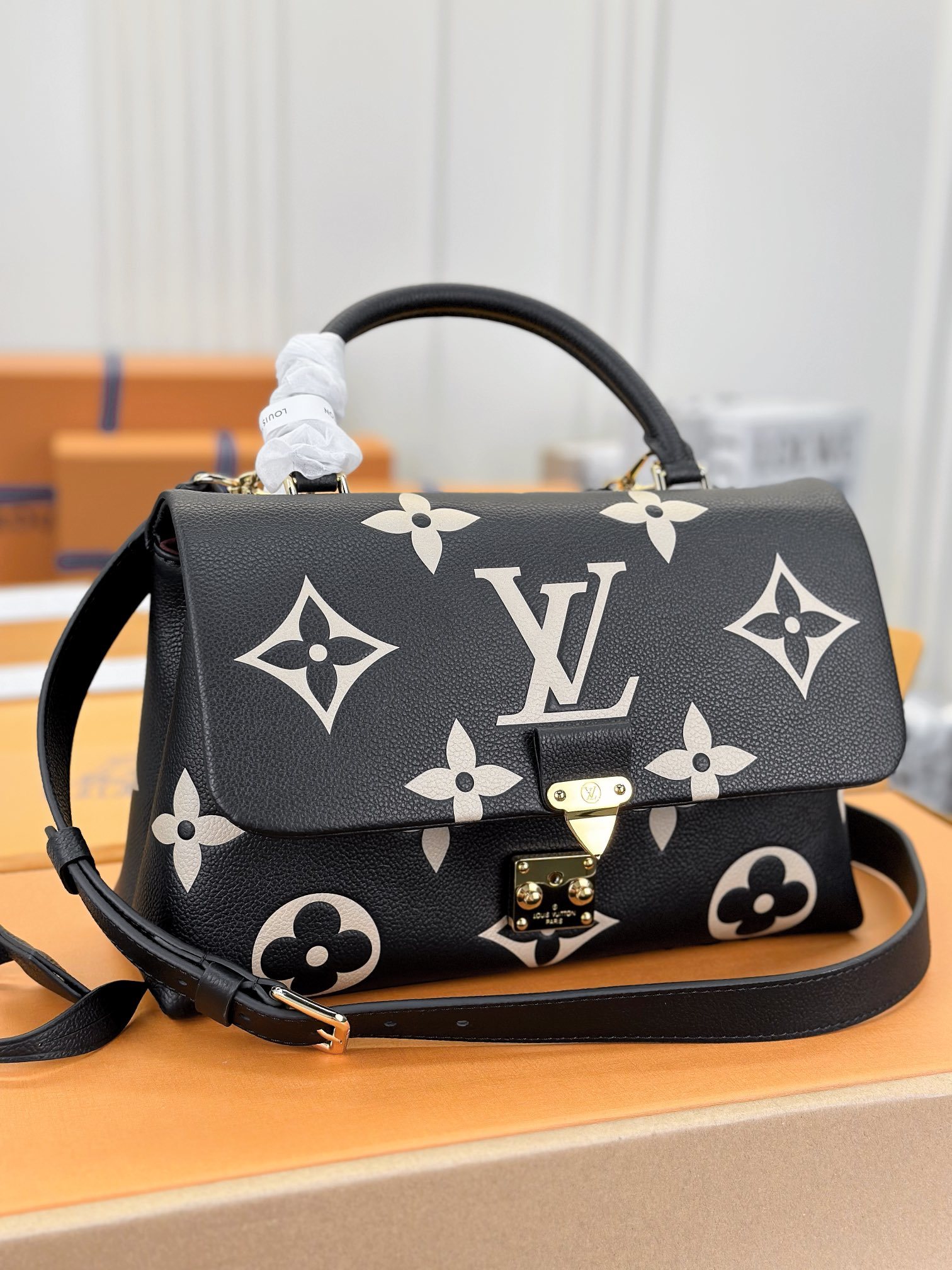 顶级原单M45976黑色丝印大号Madeleine中号手袋取材MonogramEmpreinte压纹皮革