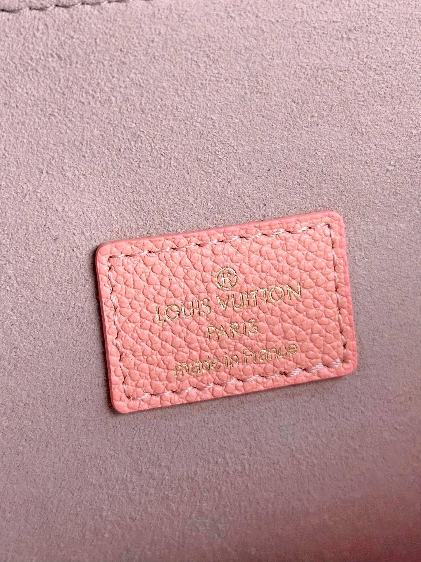 顶级原单M45773粉色丝印本款PochetteMétis手袋借助MonogramEmpreinte皮革