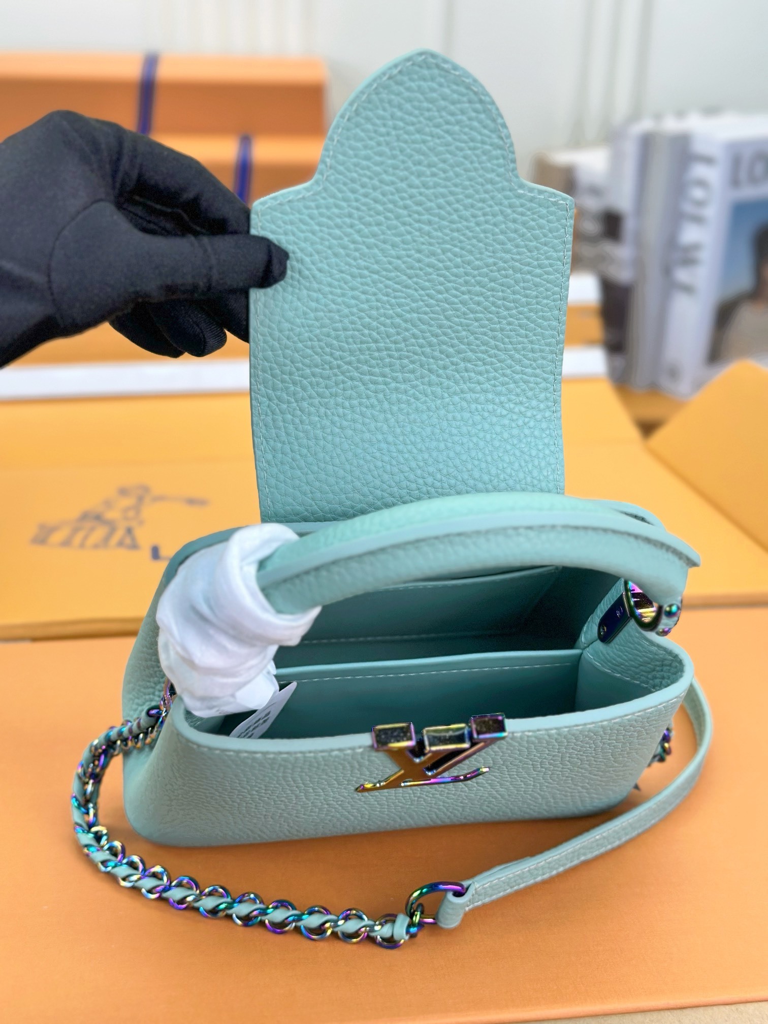 顶级原单M22055绿色迷你全皮cap那英款系列CAPUCINESBB手袋本款CapucinesBB手袋
