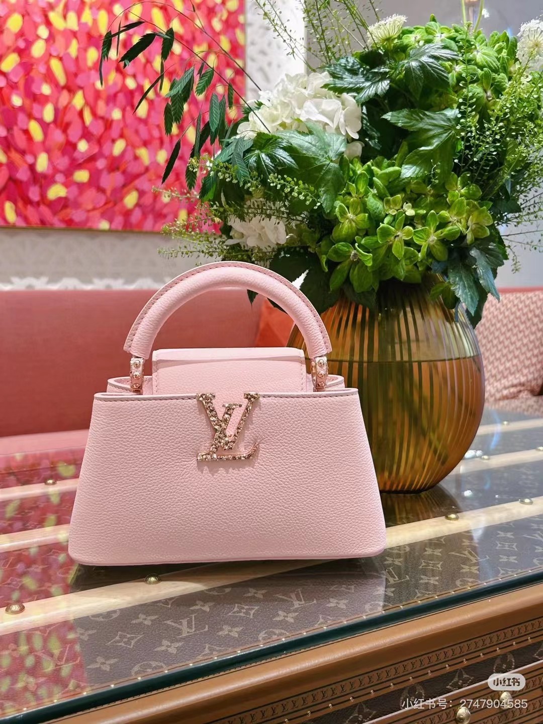 Réplique de haute qualité bon marché
 Louis Vuitton LV Capucines Bien
 Sacs À Main Couleur rose Mini M48865