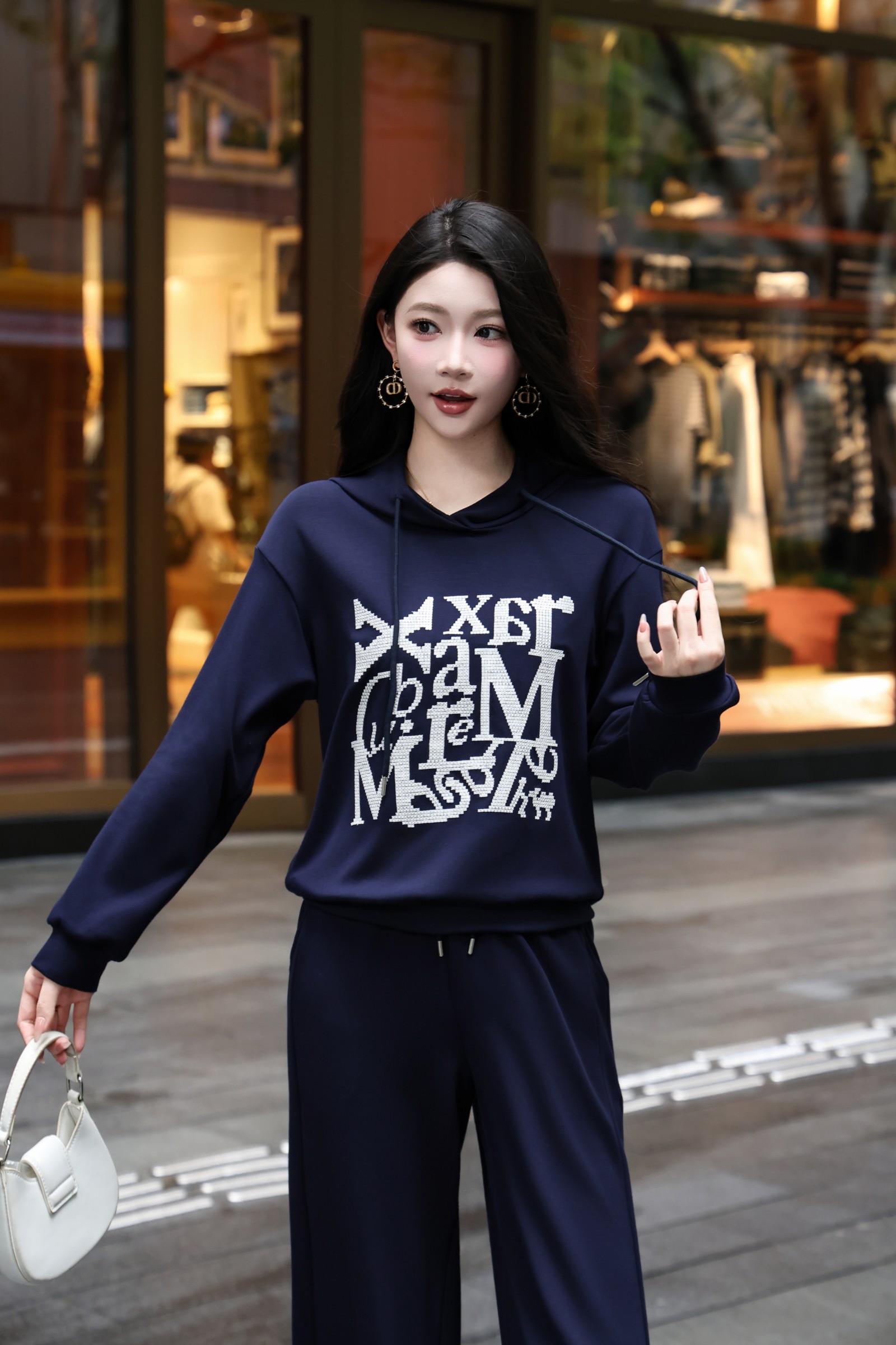 Title: Women’s Autumn Suit Collection with Comfortable Wide-Legged Pants and Cross Embroidery Summary: P672 offers high-quality women’s suits with wide-legged pants, cross embroidery, Mud - 图片 2