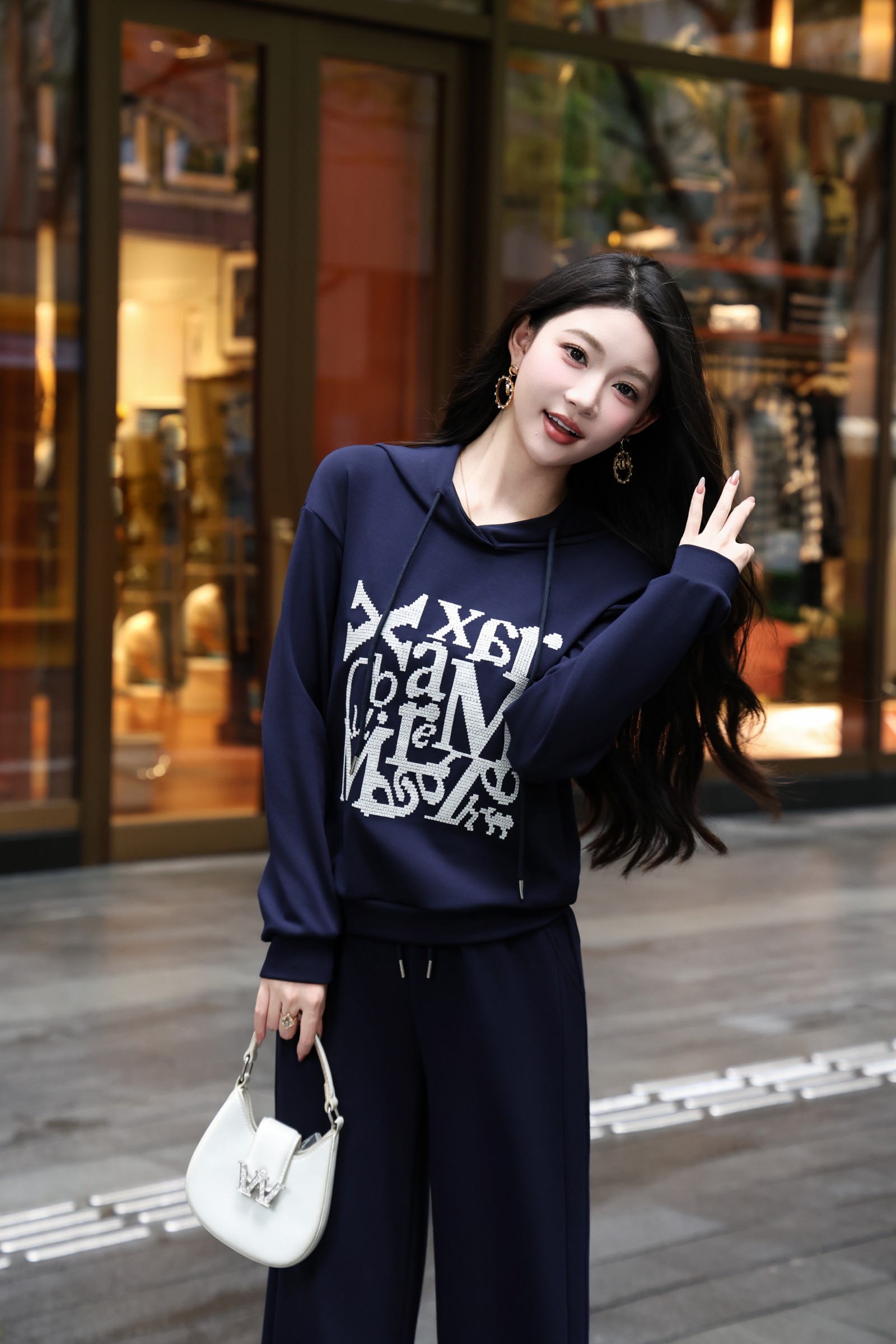 Title: Women’s Autumn Suit Collection with Comfortable Wide-Legged Pants and Cross Embroidery Summary: P672 offers high-quality women’s suits with wide-legged pants, cross embroidery, Mud - 图片 3