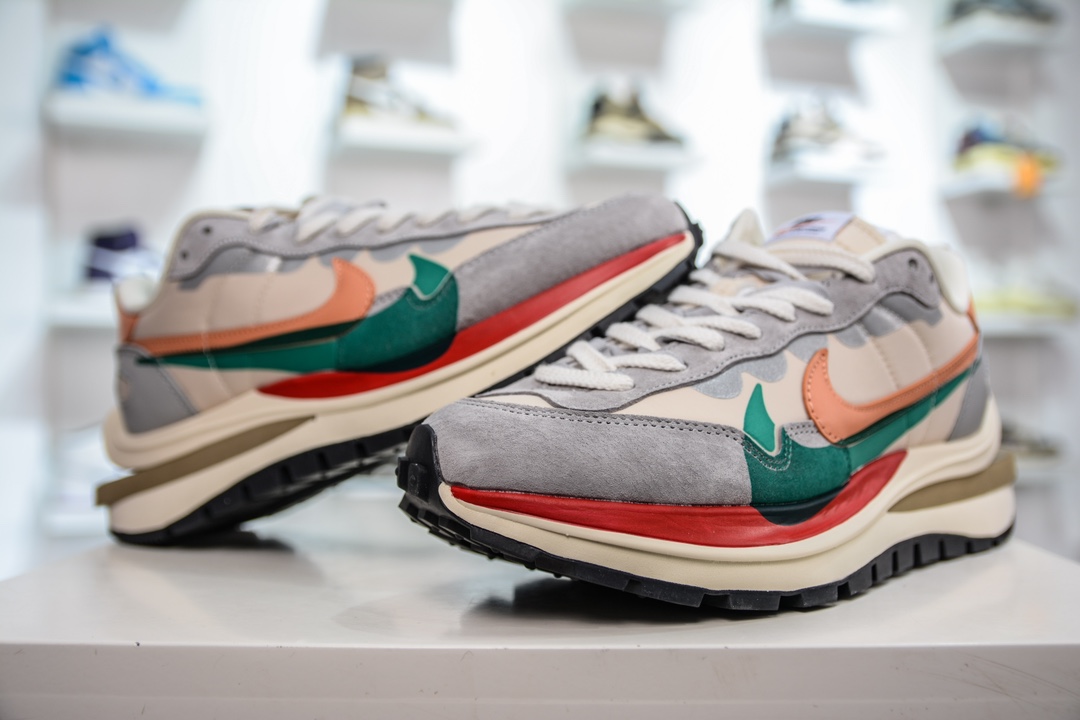 280 Sacai x NIKE VAPORWAFFLE 联名解构走秀款  DD1875-107