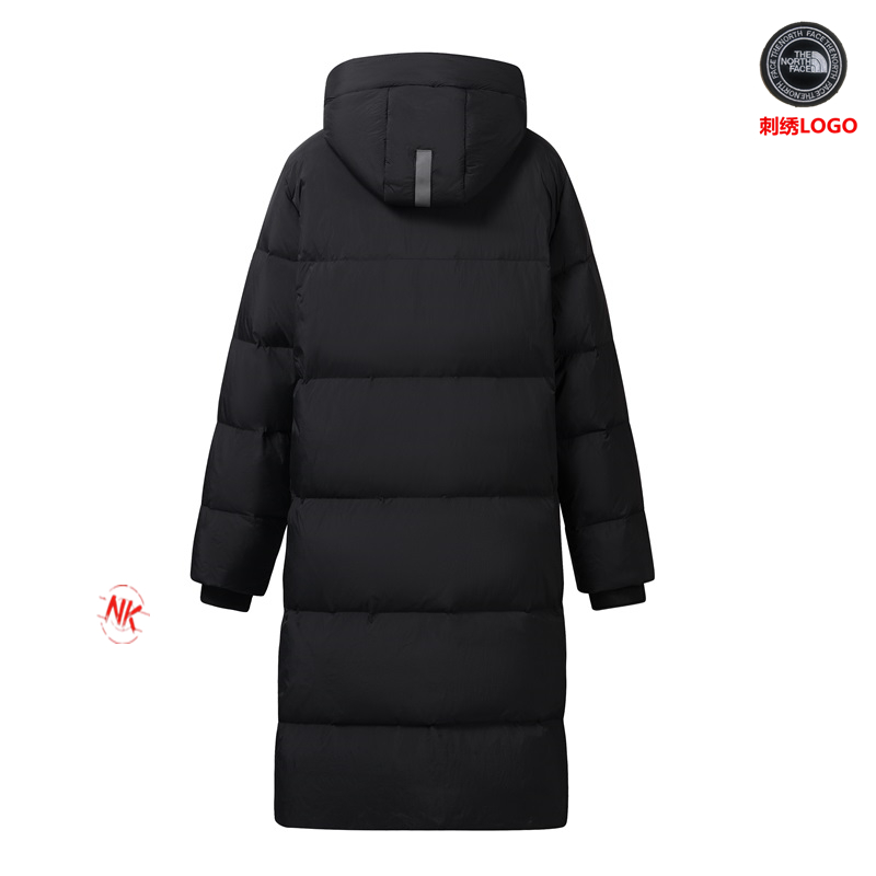 💰320   刺绣logo【90白鸭绒】
国际顶级奢侈品牌北面THE NORTH FACE白鸭绒羽绒服！短款上衣外套渐变色拼接撞色男女款连帽羽绒服。羽绒服男女同款情侣款短款连帽雪山渐变色，轻薄情侣款马甲外套渐变色立领背心冬季白鸭绒男冬装外套冬季连帽棉衣男装潮牌情侣装中长款过膝羽绒服！羽绒服男短款潮牌渐变压胶立领外套保暖上衣。。。
年终巨献 满满的驾驭感 也不必多说了 限定也是必须安利介绍！
为了能做到所有细节上的诚意满满 从夏天开始已久筹划了这个款式，大家可以值得期待哦 万变不离其中 🌟 

1⃣：原版开模 客供辅料 反复打样七次做到诚意满满
2⃣：万针刺绣 强烈安利不连线 细节如一
3⃣：保暖感极强 厚度如图 
4⃣：版型宽松 完美符合亚洲人驾驭 不挑穿搭
5⃣：所有细节全程无滤镜实拍
6⃣：如果非要选择一款冬日单品 它一定是你第一的选择情侣装连帽羽绒服男短款直播爆款加厚渐变色雪山