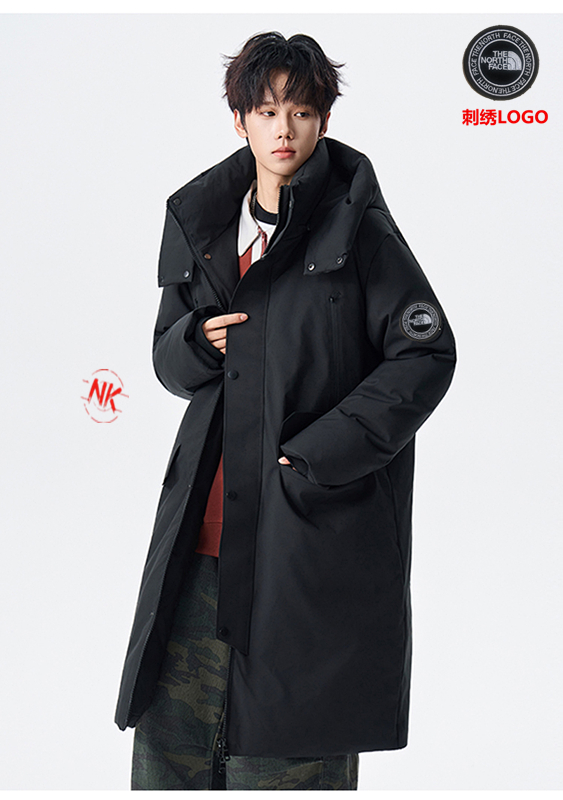 💰460刺绣logo 【90白鸭绒】
北面THE NORTH FACE白鸭绒羽绒服 短款上衣外套渐变色拼接撞色男女款连帽羽绒服！羽绒服男女同款情侣款短款连帽雪山渐变色，轻薄情侣款马甲外套渐变色立领背心冬季白鸭绒男冬装外套冬季连帽棉衣男装潮牌情侣装中长款过膝羽绒服！羽绒服男短款潮牌渐变压胶立领外套保暖上衣。
年终巨献 满满的驾驭感 也不必多说了 限定也是必须安利介绍！
为了能做到所有细节上的诚意满满 从夏天开始已久筹划了这个款式，大家可以值得期待哦 万变不离其中 🌟 

1⃣：原版开模 客供辅料 反复打样七次做到诚意满满
2⃣：万针刺绣 强烈安利不连线 细节如一
3⃣：保暖感极强 厚度如图 
4⃣：版型宽松 完美符合亚洲人驾驭 不挑穿搭
5⃣：所有细节全程无滤镜实拍
6⃣：如果非要选择一款冬日单品 它一定是你第一的选择情侣装连帽羽绒服男短款直播爆款加厚渐变色雪山