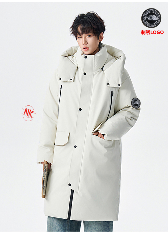 💰460刺绣logo 【90白鸭绒】
北面THE NORTH FACE白鸭绒羽绒服 短款上衣外套渐变色拼接撞色男女款连帽羽绒服！羽绒服男女同款情侣款短款连帽雪山渐变色，轻薄情侣款马甲外套渐变色立领背心冬季白鸭绒男冬装外套冬季连帽棉衣男装潮牌情侣装中长款过膝羽绒服！羽绒服男短款潮牌渐变压胶立领外套保暖上衣。
年终巨献 满满的驾驭感 也不必多说了 限定也是必须安利介绍！
为了能做到所有细节上的诚意满满 从夏天开始已久筹划了这个款式，大家可以值得期待哦 万变不离其中 🌟 

1⃣：原版开模 客供辅料 反复打样七次做到诚意满满
2⃣：万针刺绣 强烈安利不连线 细节如一
3⃣：保暖感极强 厚度如图 
4⃣：版型宽松 完美符合亚洲人驾驭 不挑穿搭
5⃣：所有细节全程无滤镜实拍
6⃣：如果非要选择一款冬日单品 它一定是你第一的选择情侣装连帽羽绒服男短款直播爆款加厚渐变色雪山