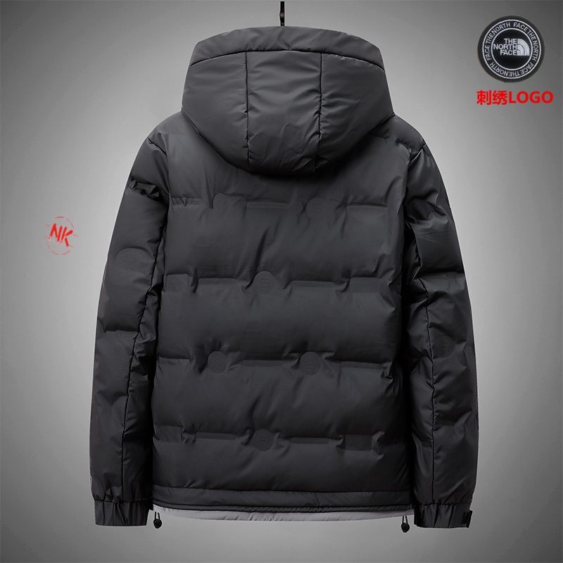 💰290    刺绣logo
北面 THE NORTH FACE   白鸭绒羽绒服短款上衣外套渐变色拼接撞色男女款连帽羽绒服。羽绒服男女同款情侣款短款连帽雪山渐变色，轻薄情侣款马甲外套渐变色立领背心冬季白鸭绒男冬装外套冬季连帽棉衣男装潮牌情侣装中长款过膝羽绒服！羽绒服男短款潮牌渐变压胶立领外套保暖上衣。。

年终巨献 满满的驾驭感 也不必多说了 限定也是必须安利介绍！

为了能做到所有细节上的诚意满满 从夏天开始已久筹划了这个款式，大家可以值得期待哦 万变不离其中 🌟 

1⃣：原版开模 客供辅料 反复打样七次做到诚意满满
2⃣：万针刺绣 强烈安利不连线 细节如一
3⃣：保暖感极强 厚度如图 
4⃣：版型宽松 完美符合亚洲人驾驭 不挑穿搭
5⃣：所有细节全程无滤镜实拍
6⃣：如果非要选择一款冬日单品 它一定是你第一的选择情侣装连帽羽绒服男短款直播爆款加厚渐变色雪山
