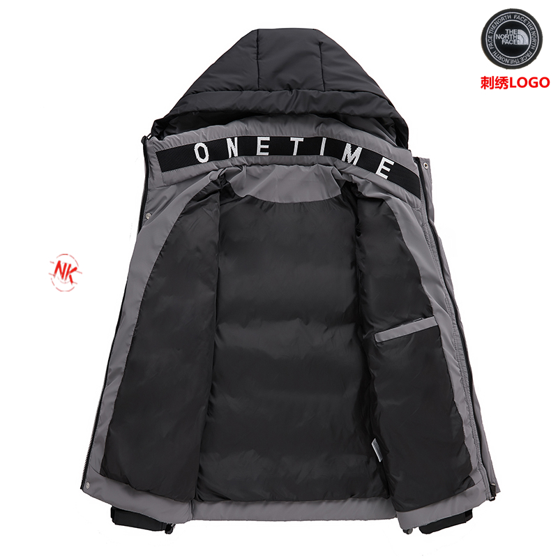 💰290    刺绣logo
北面 THE NORTH FACE   白鸭绒羽绒服短款上衣外套渐变色拼接撞色男女款连帽羽绒服。羽绒服男女同款情侣款短款连帽雪山渐变色，轻薄情侣款马甲外套渐变色立领背心冬季白鸭绒男冬装外套冬季连帽棉衣男装潮牌情侣装中长款过膝羽绒服！羽绒服男短款潮牌渐变压胶立领外套保暖上衣。。

年终巨献 满满的驾驭感 也不必多说了 限定也是必须安利介绍！

为了能做到所有细节上的诚意满满 从夏天开始已久筹划了这个款式，大家可以值得期待哦 万变不离其中 🌟 

1⃣：原版开模 客供辅料 反复打样七次做到诚意满满
2⃣：万针刺绣 强烈安利不连线 细节如一
3⃣：保暖感极强 厚度如图 
4⃣：版型宽松 完美符合亚洲人驾驭 不挑穿搭
5⃣：所有细节全程无滤镜实拍
6⃣：如果非要选择一款冬日单品 它一定是你第一的选择情侣装连帽羽绒服男短款直播爆款加厚渐变色雪山