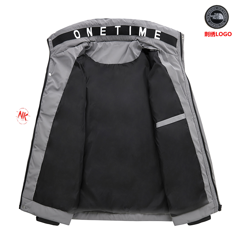 💰290    刺绣logo
北面 THE NORTH FACE   白鸭绒羽绒服短款上衣外套渐变色拼接撞色男女款连帽羽绒服。羽绒服男女同款情侣款短款连帽雪山渐变色，轻薄情侣款马甲外套渐变色立领背心冬季白鸭绒男冬装外套冬季连帽棉衣男装潮牌情侣装中长款过膝羽绒服！羽绒服男短款潮牌渐变压胶立领外套保暖上衣。

年终巨献 满满的驾驭感 也不必多说了 限定也是必须安利介绍。

为了能做到所有细节上的诚意满满 从夏天开始已久筹划了这个款式，大家可以值得期待哦 万变不离其中 🌟 

1⃣：原版开模 客供辅料 反复打样七次做到诚意满满
2⃣：万针刺绣 强烈安利不连线 细节如一
3⃣：保暖感极强 厚度如图 
4⃣：版型宽松 完美符合亚洲人驾驭 不挑穿搭
5⃣：所有细节全程无滤镜实拍
6⃣：如果非要选择一款冬日单品 它一定是你第一的选择情侣装连帽羽绒服男短款直播爆款加厚渐变色雪山