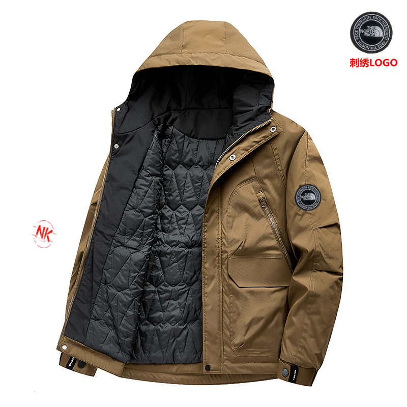 P240 刺绣logo
北面THE NORTH FACE系列,男冬装外套冬季立领棉衣男装潮牌情侣装短款羽绒棉服
满满的驾驭感也不必多说了。限定也是必须安利介绍。
为了能做到所有细节上的诚意满满 从夏天开始已久筹划了这个款式,大家可以值得期待哦 万变不离其中 🌟
1⃣:原版开模 客供辅料 反复打样七次做到诚意满满
2⃣:万针刺绣 强烈安利不连线 细节如一
3⃣:保暖感极强 厚度如图
4⃣:版型宽松 完美符合亚洲人驾驭 不挑穿搭
5⃣:所有细节全程无滤镜实拍
6⃣:如果非要选择一款冬日单品 它一定是你第一的选择