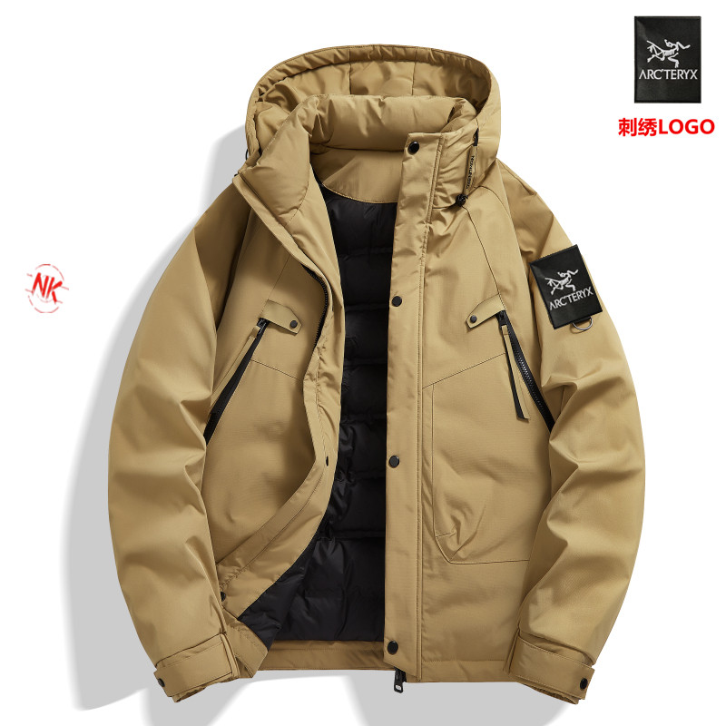 💰360     刺绣logo【90白鸭绒】
始祖鸟白鸭绒羽绒服！短款上衣外套渐变色拼接撞色男女款羽绒服。羽绒服男女同款情侣款短款连帽雪山渐变色，轻薄情侣款马甲外套渐变色立领背心冬季白鸭绒男冬装外套冬季连帽棉衣男装潮牌情侣装中长款过膝羽绒服！羽绒服男短款潮牌渐变压胶立领外套保暖上衣。。。
年终巨献 满满的驾驭感 也不必多说了 限定也是必须安利介绍。

为了能做到所有细节上的诚意满满 从夏天开始已久筹划了这个款式，大家可以值得期待哦 万变不离其中 🌟 

1⃣：原版开模 客供辅料 反复打样七次做到诚意满满
2⃣：万针刺绣 强烈安利不连线 细节如一
3⃣：保暖感极强 厚度如图 
4⃣：版型宽松 完美符合亚洲人驾驭 不挑穿搭
5⃣：所有细节全程无滤镜实拍
6⃣：如果非要选择一款冬日单品 它一定是你第一的选择情侣装连帽羽绒服男短款直播爆款加厚渐变色雪山