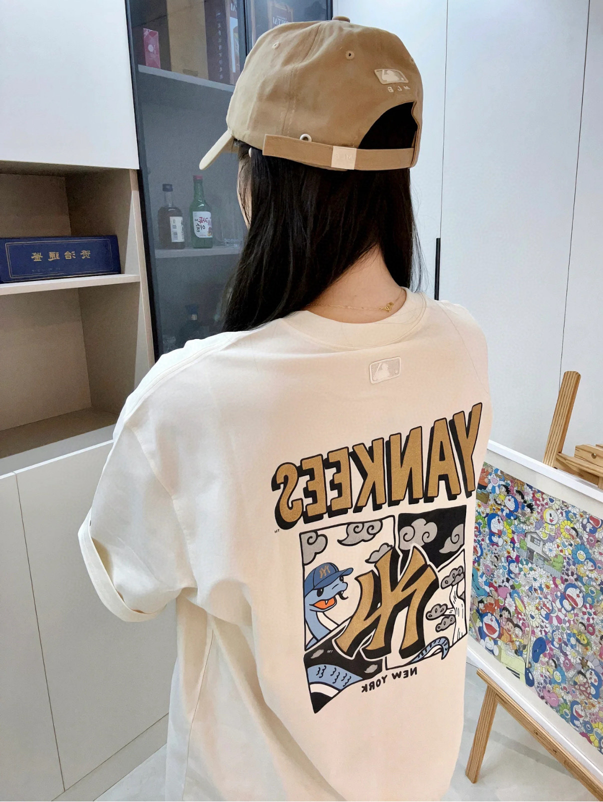 模特图💰115
MLB柜子新款印花短袖T恤!三标齐全,原厂包装!
ny洋基队情侣发泡烫印T恤,定制宽松舒适,超爆经典款,经过高温水洗处理,
确保衣服不变形不缩水,外贸货 NY的短袖T恤身上极范儿!时髦的直很接的一款!
印花干净漂绣亮花花饱满超度好 夏季穿搭,一件舒适有颜的值卫衣!美貌减龄必的备单品!
精棉精梭料面啊 表面超致细顺滑 匀均细致柔软 穿着舒度适高
韩国潮牌MLB新款短袖,男女同款印花,上身超级好看!!!
轻松打造夏日潮酷感,上身轻松拿捏,分分钟成为出街的焦点,
面料采用260克双纱纯棉,舒适透气
颜色:黑色 白色
尺码:M-2XL
M 胸围110 肩宽50 袖长22 衣长68
L 胸围114 肩宽52 袖长23 衣长70
xL 胸围118 肩宽54 袖长24 衣长72
2XL胸围122 肩宽56 袖长25 衣长74