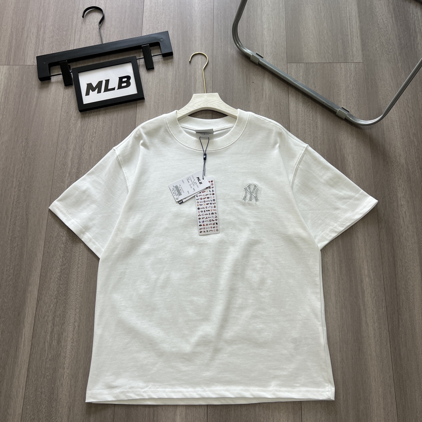 Stylish MLB Short Sleeve T-shirts in Various Sizes and Colors, Made of Comfortable Cotton - 图片 5