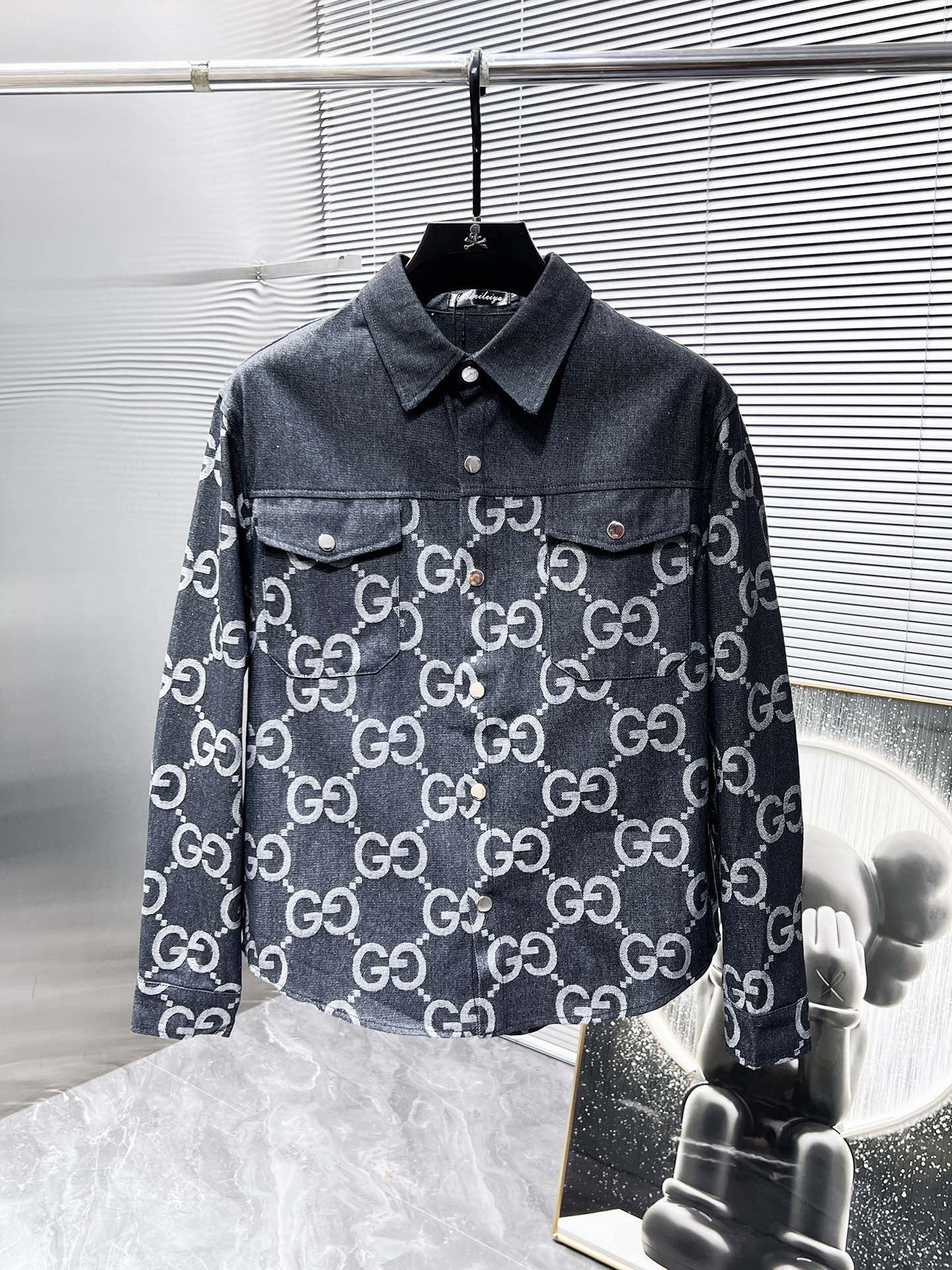 Gucci GUCCI 2024 colección de principios de otoño, nueva chaqueta vaquera con cuello vuelto, versión de alta gama! Tela…