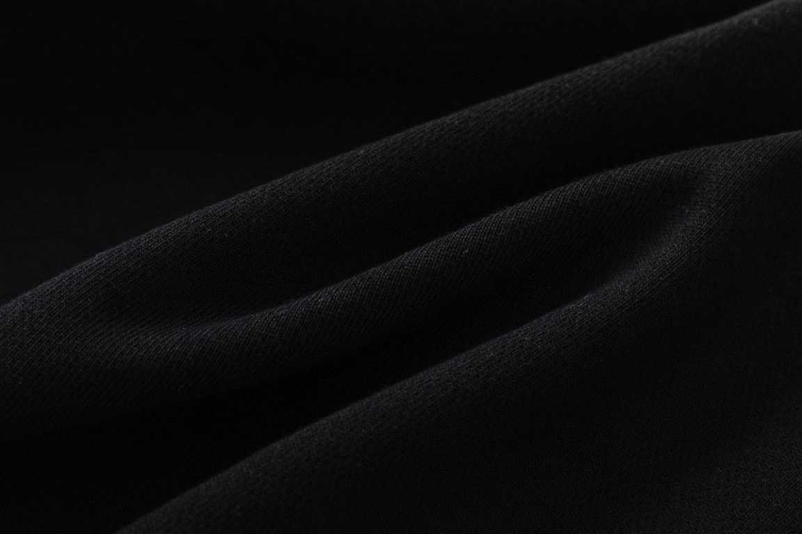 AMIRIクラシックロゴプリントTシャツ - 男女兼用・洗練された480フィブレ素材