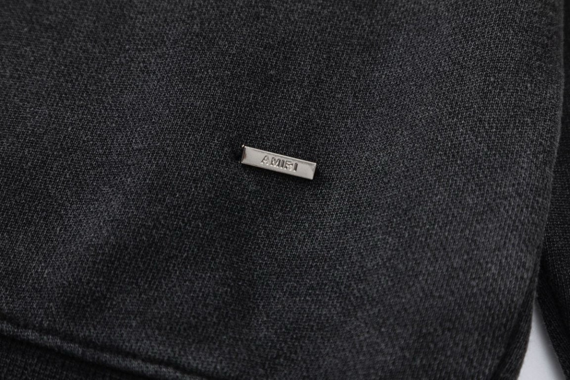 AMIRIクラシックダメージデニムジャケット - 男女共用480g重さ