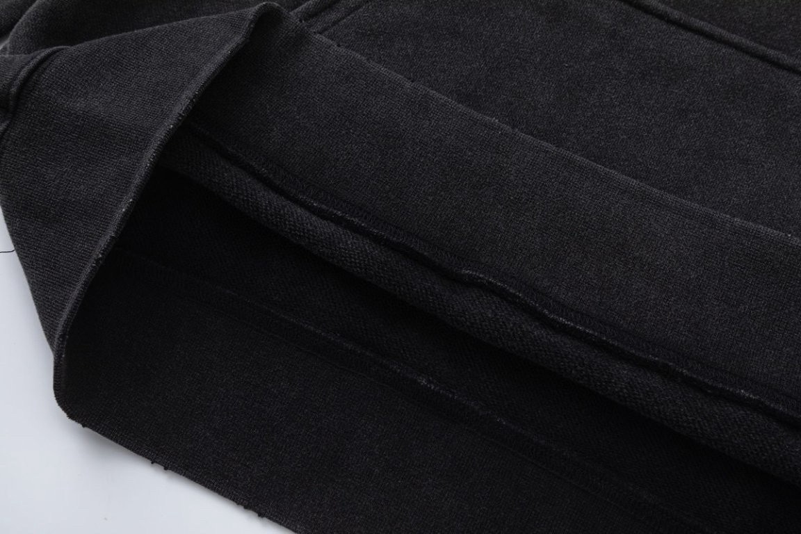 AMIRIクラシックダメージデニムジャケット - 男女共用480g重さ